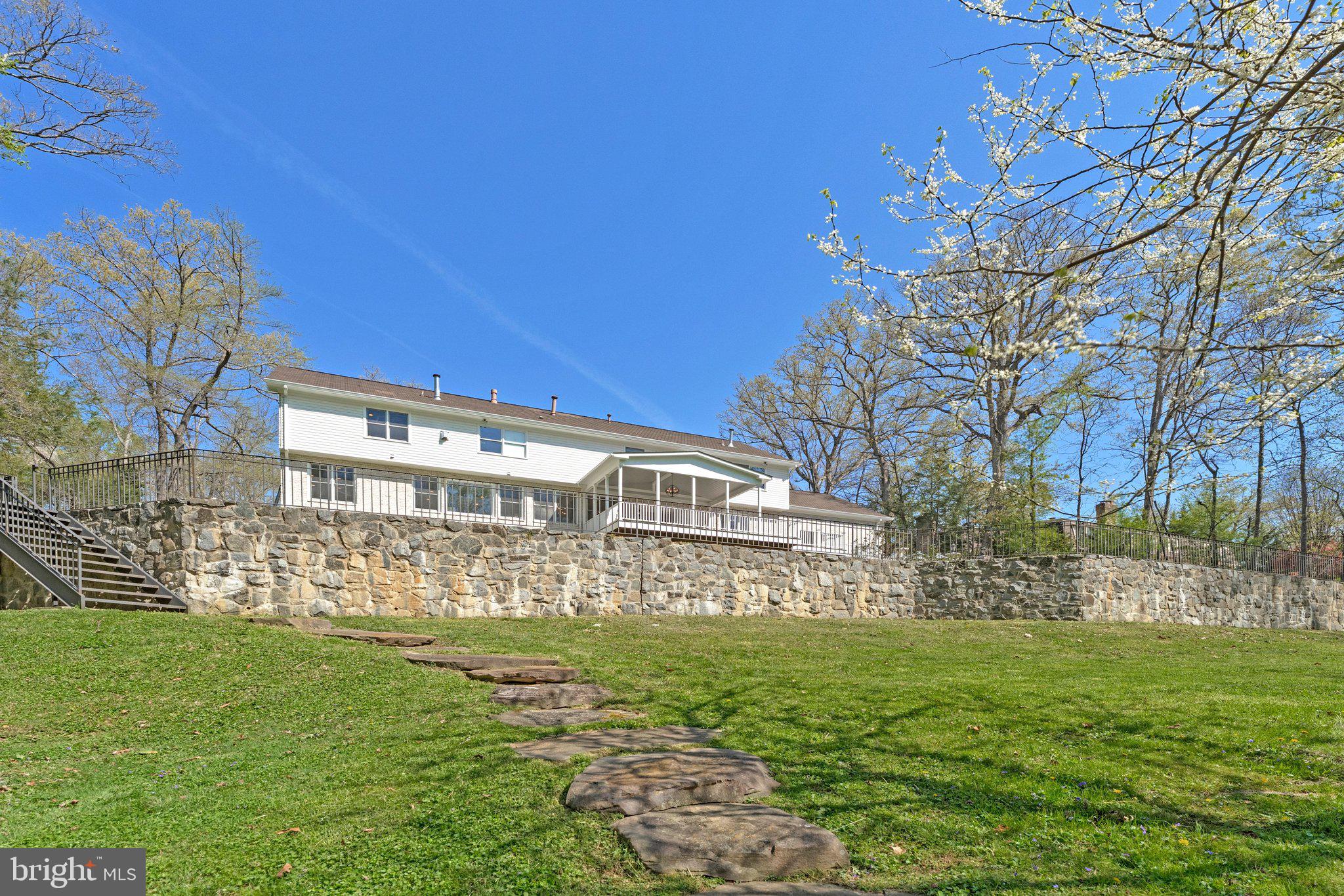 WOODSIDE ESTATES - Residential