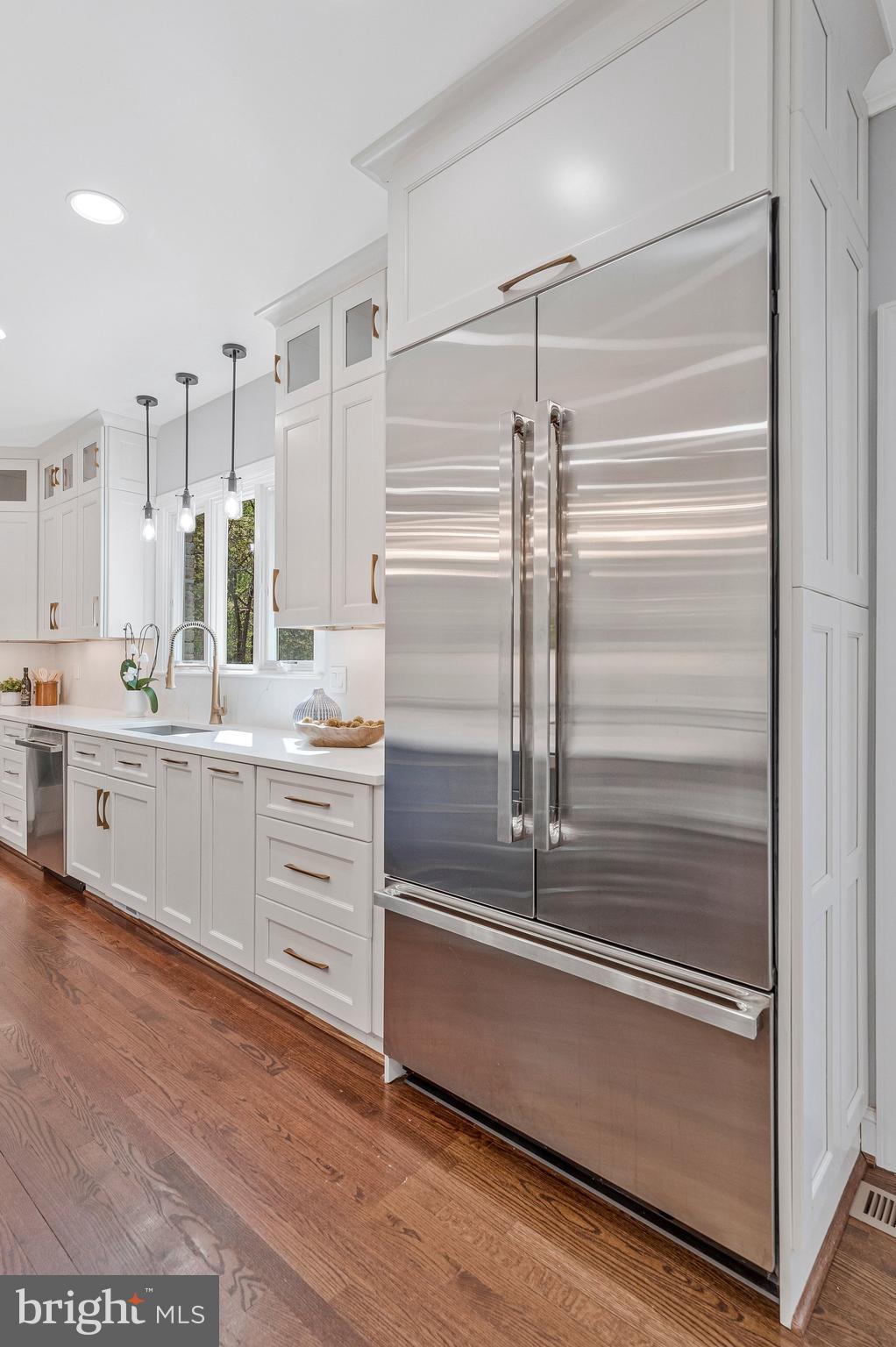 WOODSIDE ESTATES - Residential