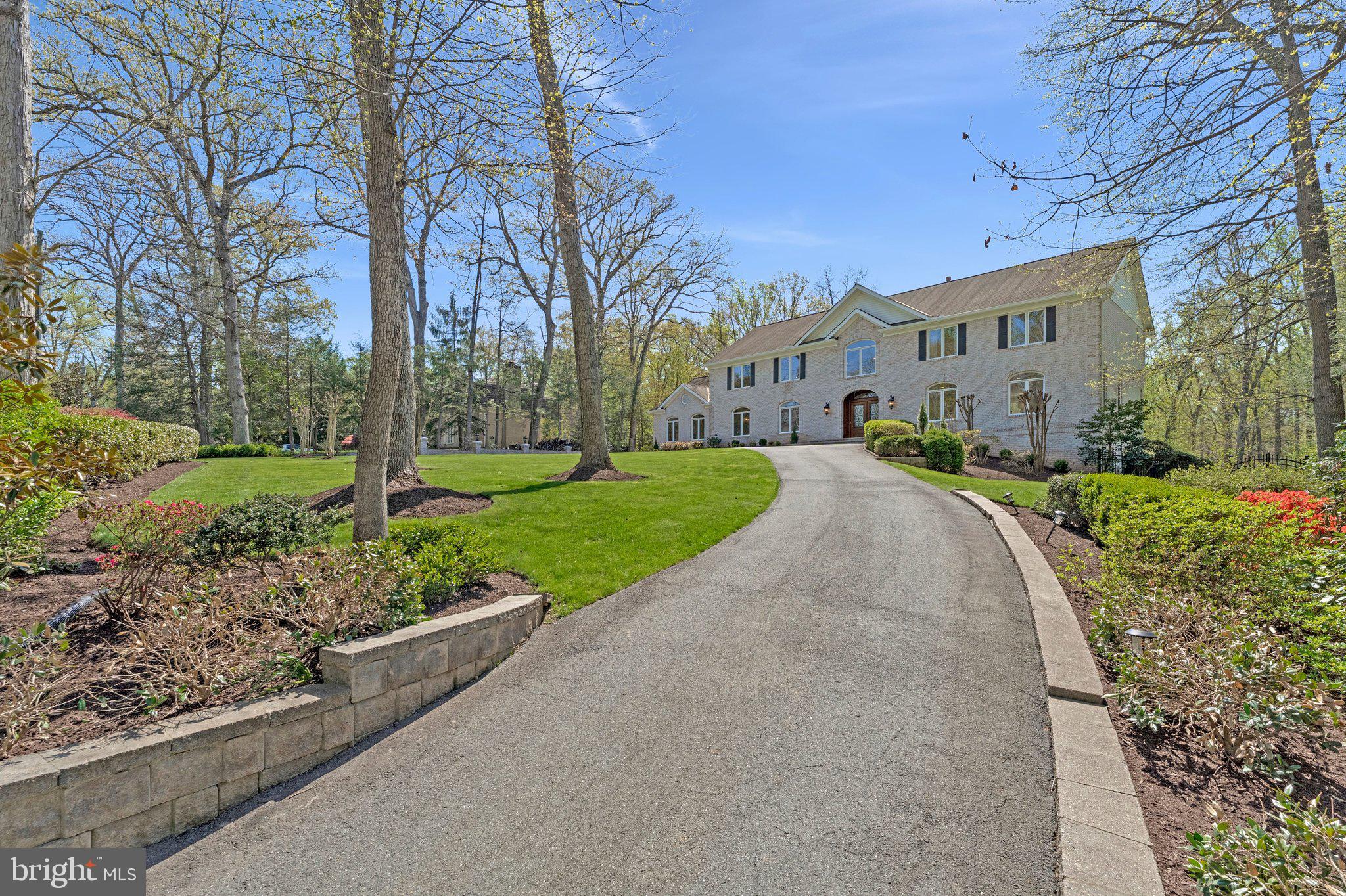 WOODSIDE ESTATES - Residential