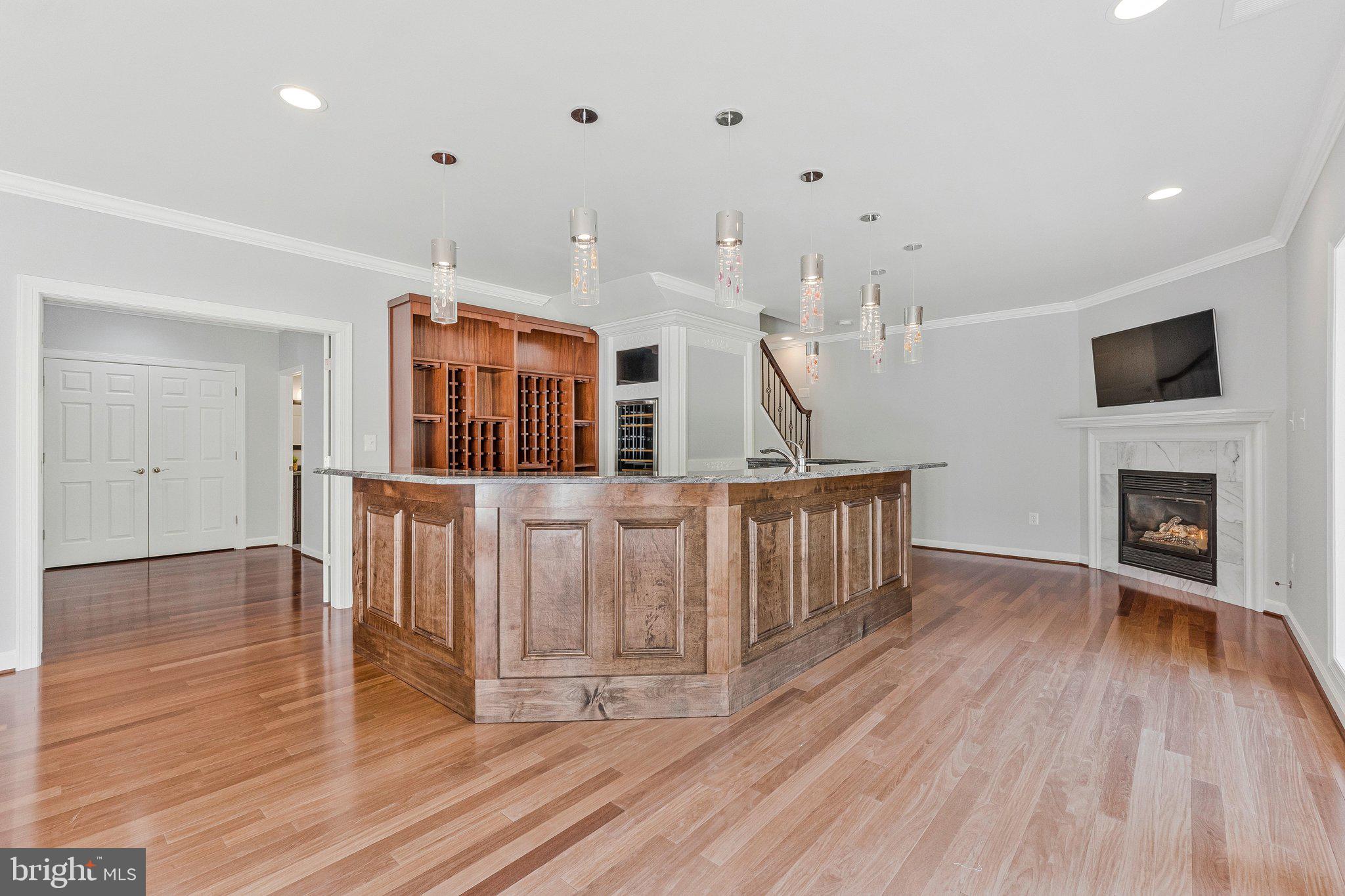 WOODSIDE ESTATES - Residential