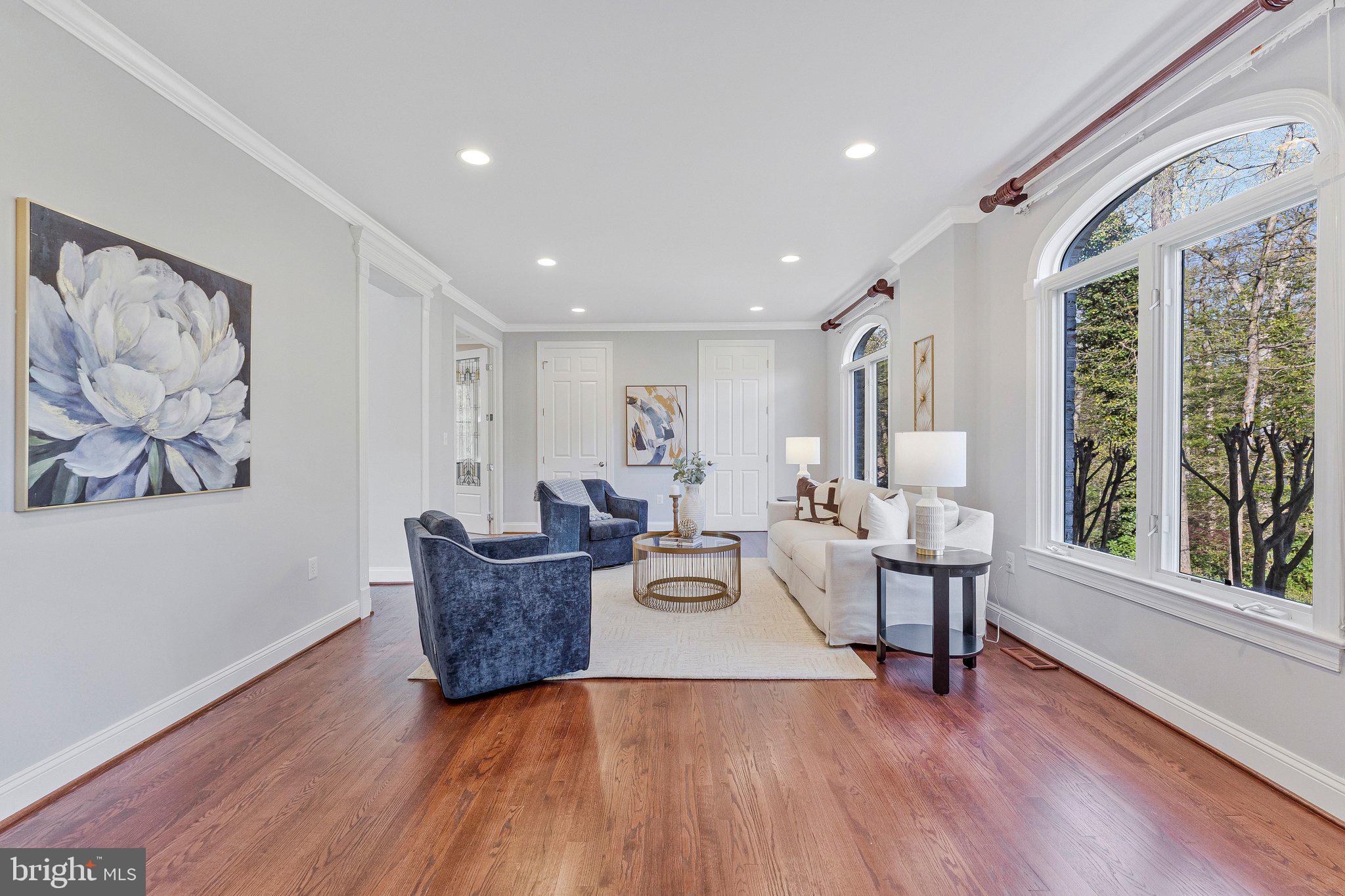 WOODSIDE ESTATES - Residential