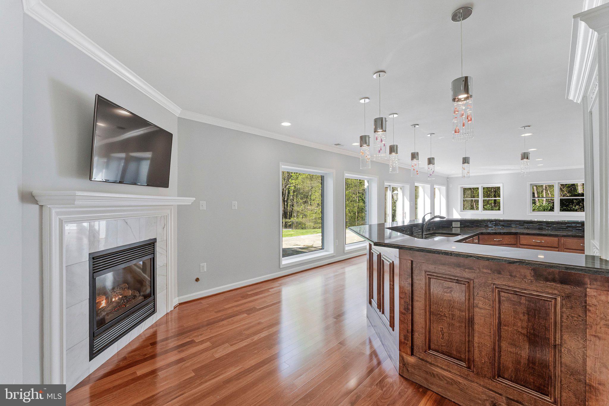 WOODSIDE ESTATES - Residential