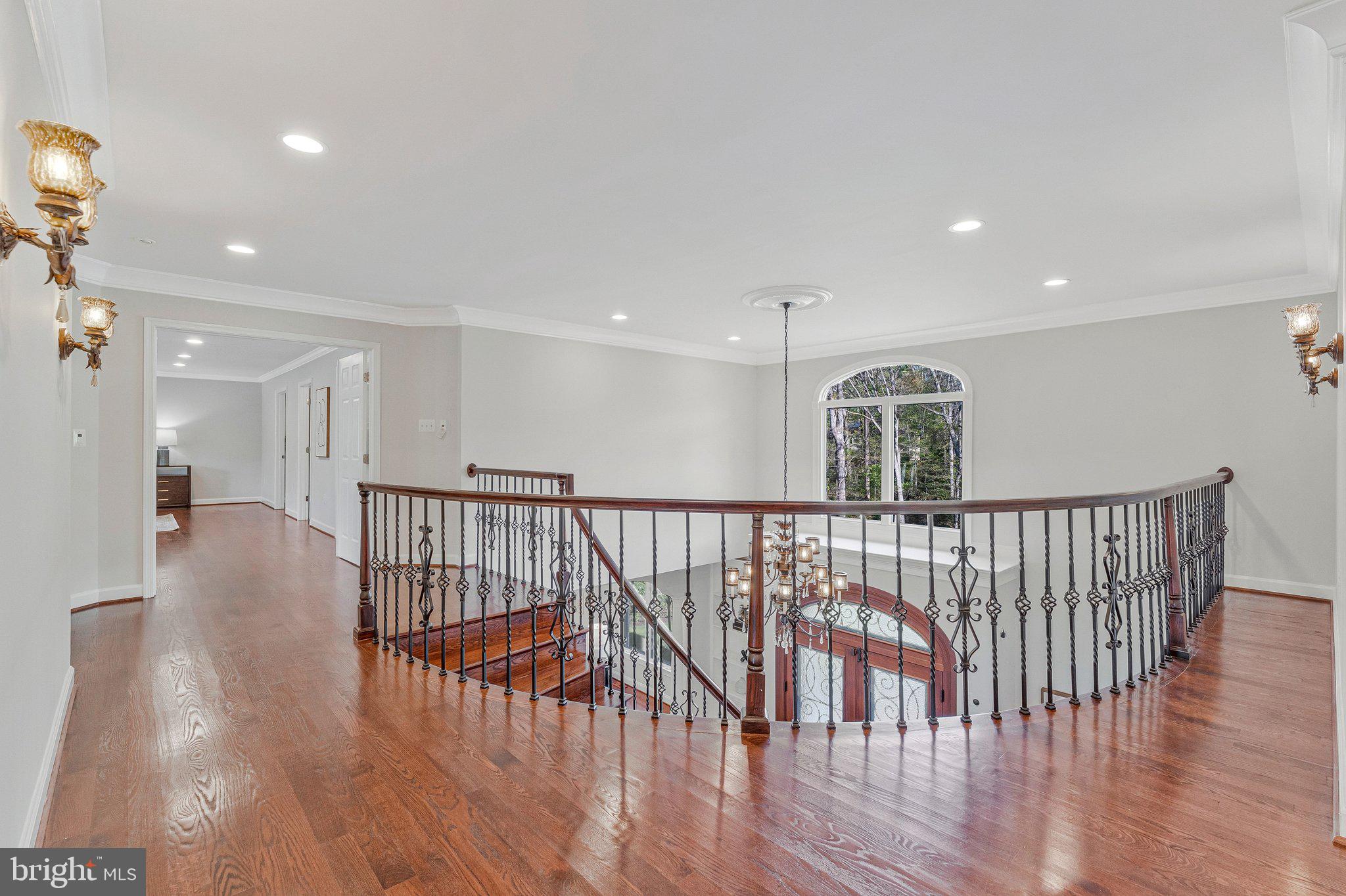 WOODSIDE ESTATES - Residential