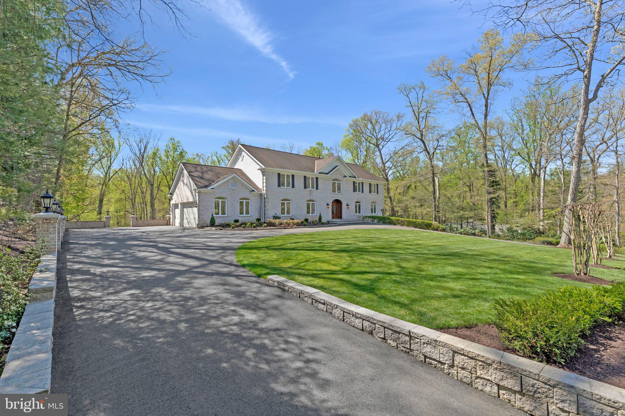 WOODSIDE ESTATES - Residential