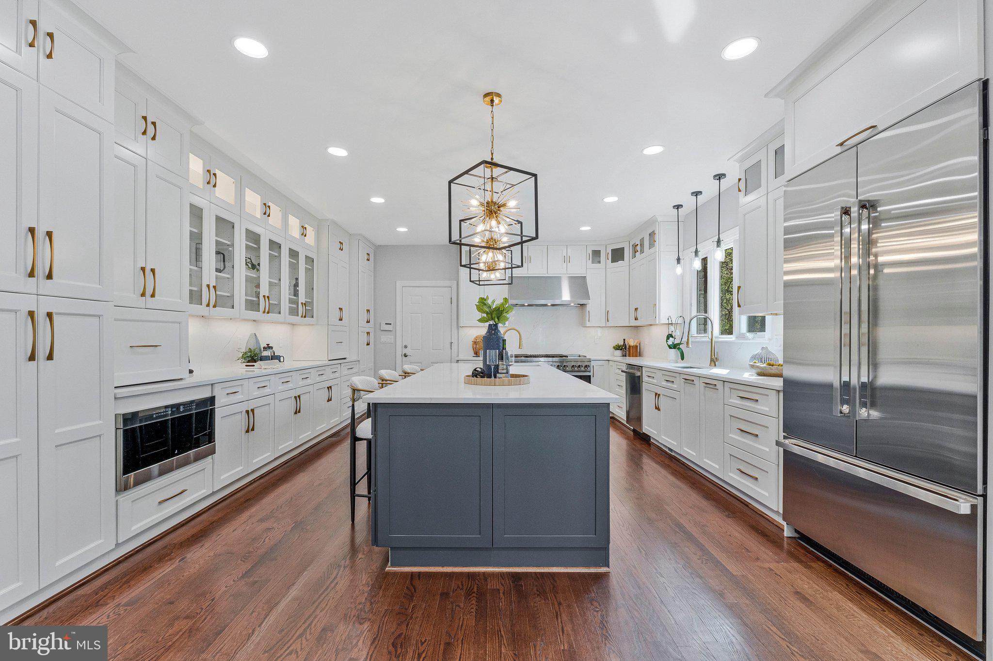 WOODSIDE ESTATES - Residential