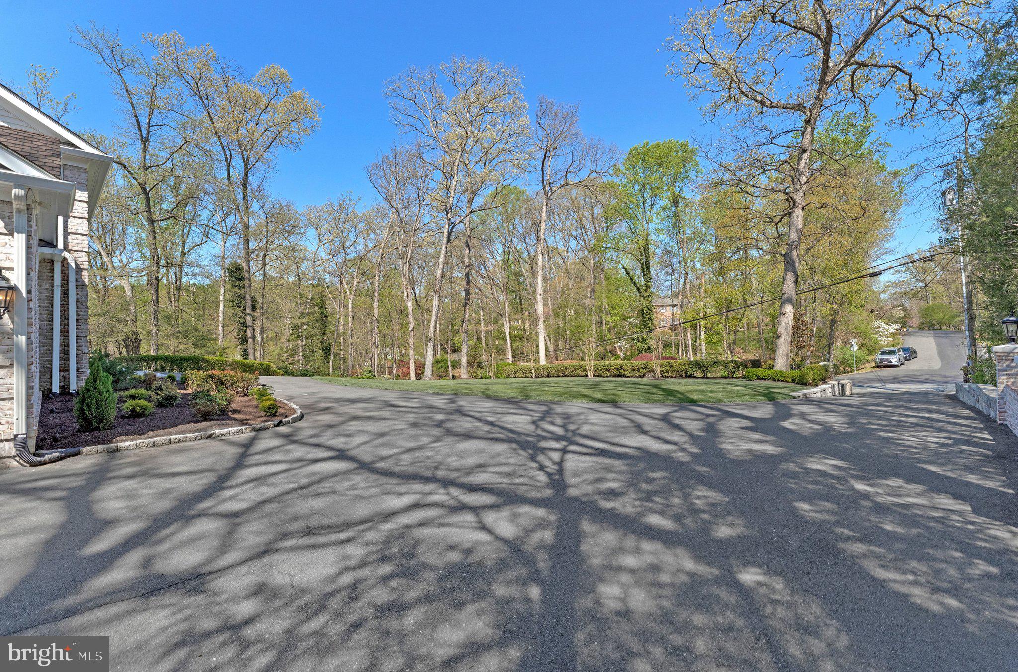 WOODSIDE ESTATES - Residential