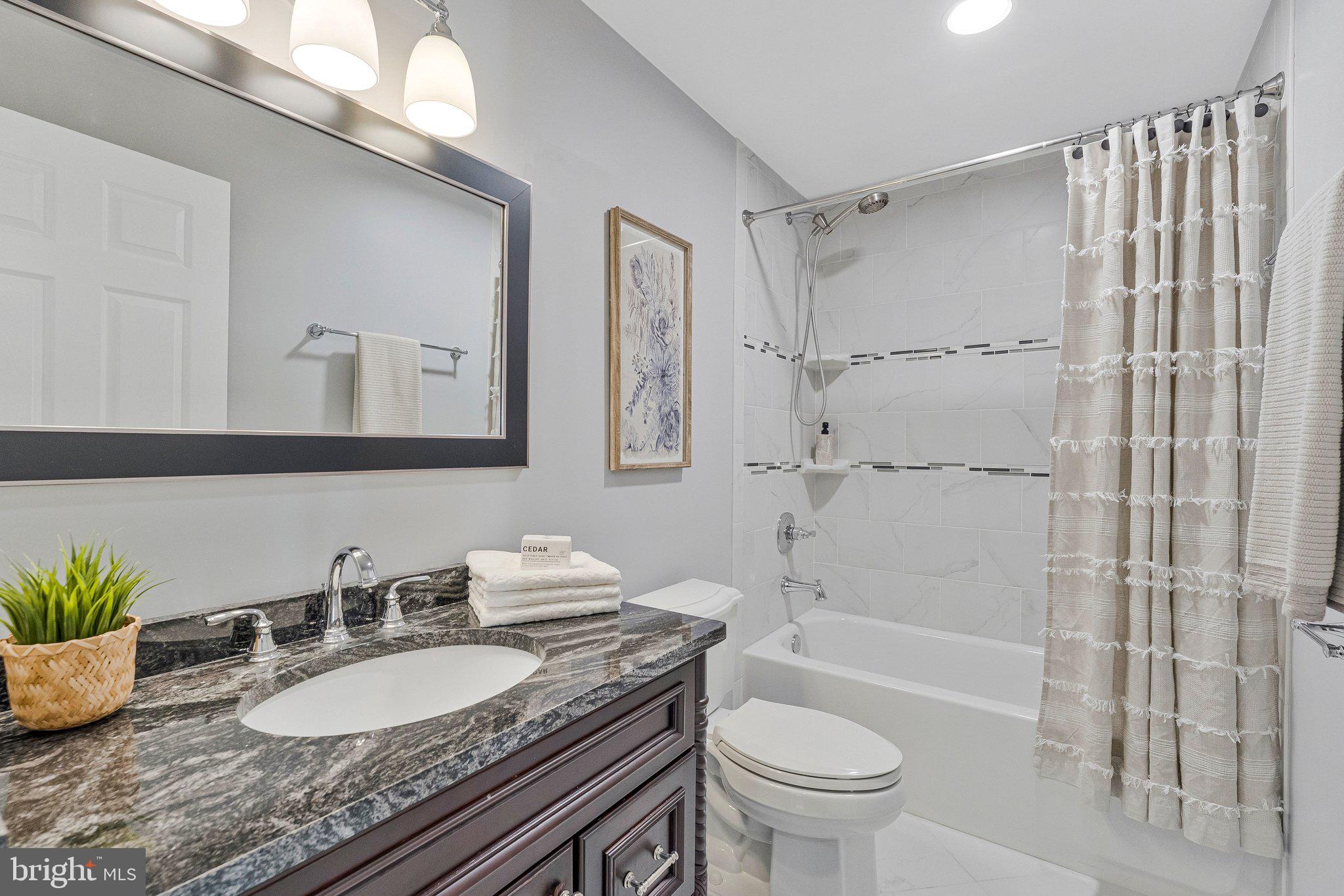 WOODSIDE ESTATES - Residential