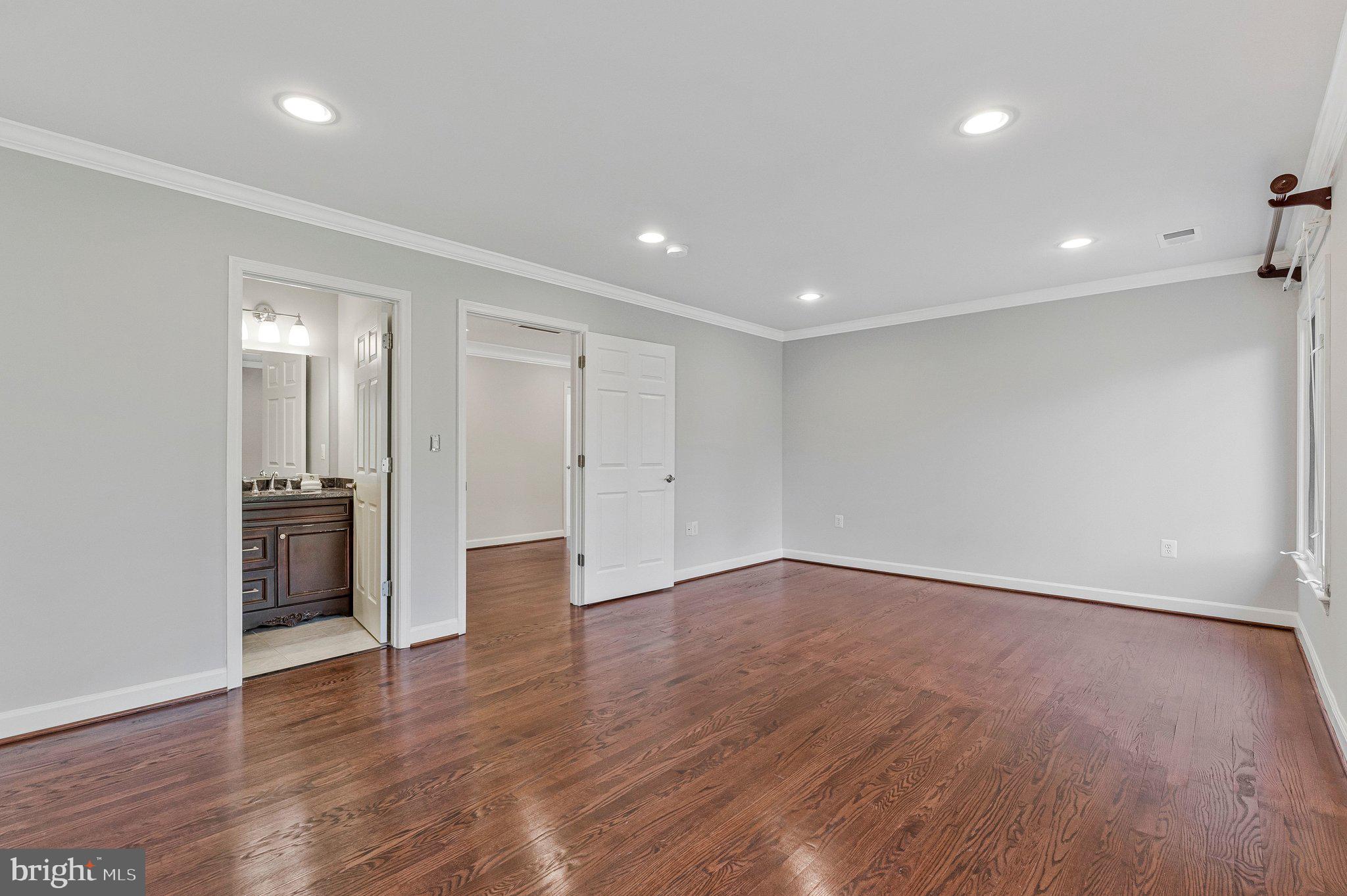 WOODSIDE ESTATES - Residential