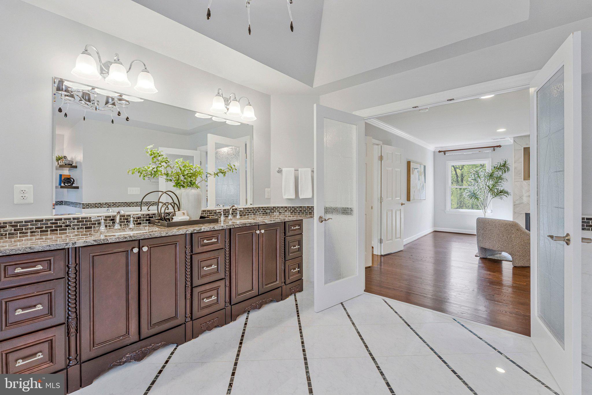 WOODSIDE ESTATES - Residential