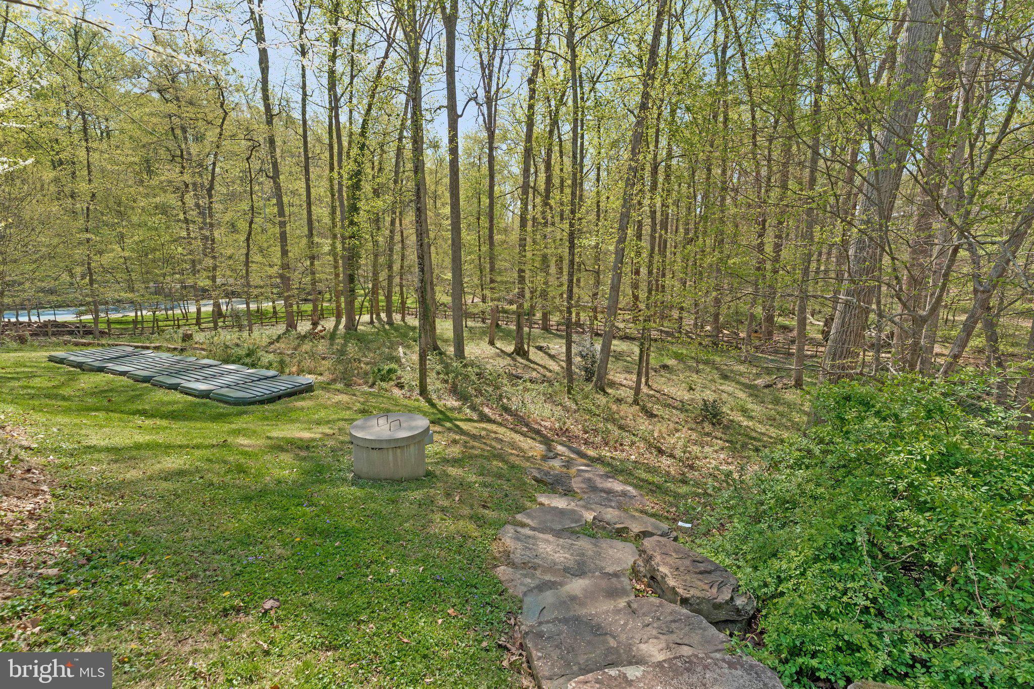 WOODSIDE ESTATES - Residential