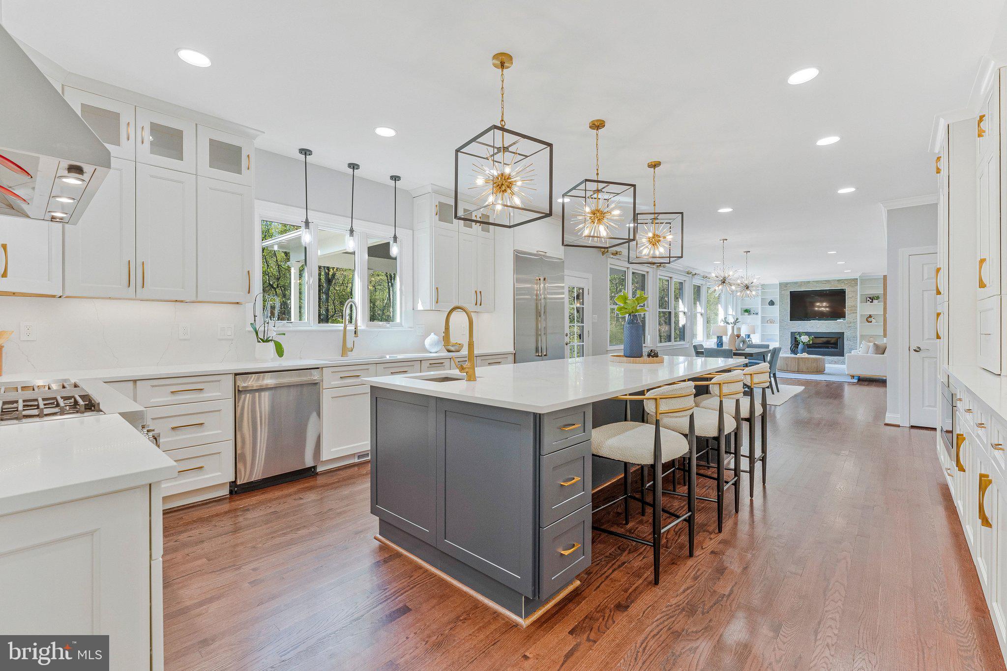 WOODSIDE ESTATES - Residential