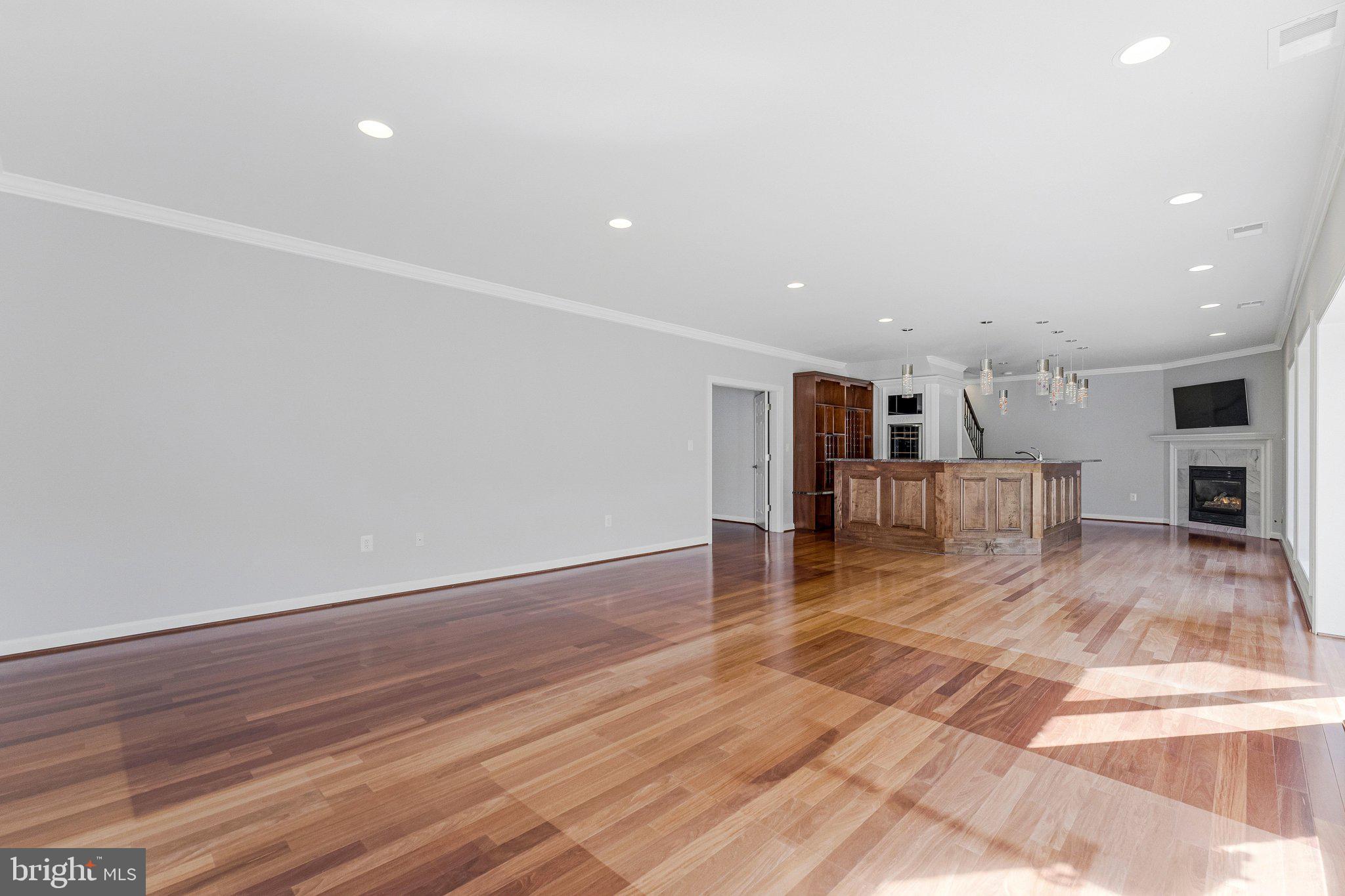 WOODSIDE ESTATES - Residential