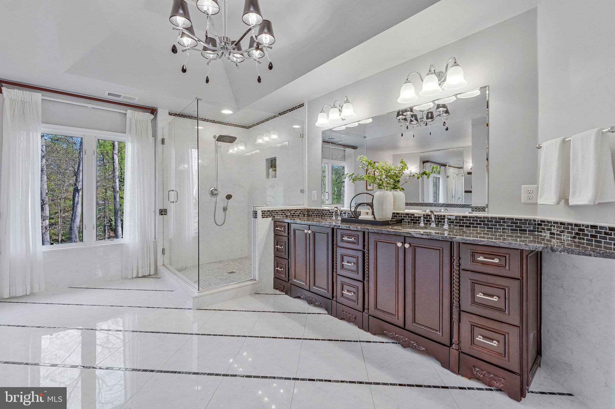 WOODSIDE ESTATES - Residential