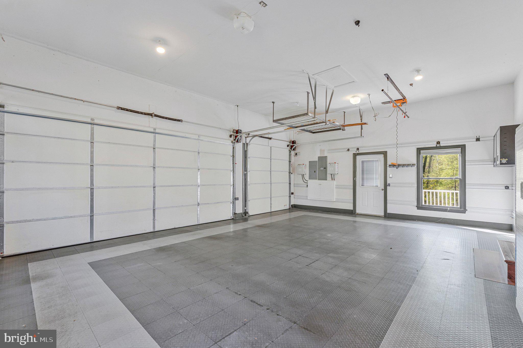 WOODSIDE ESTATES - Residential