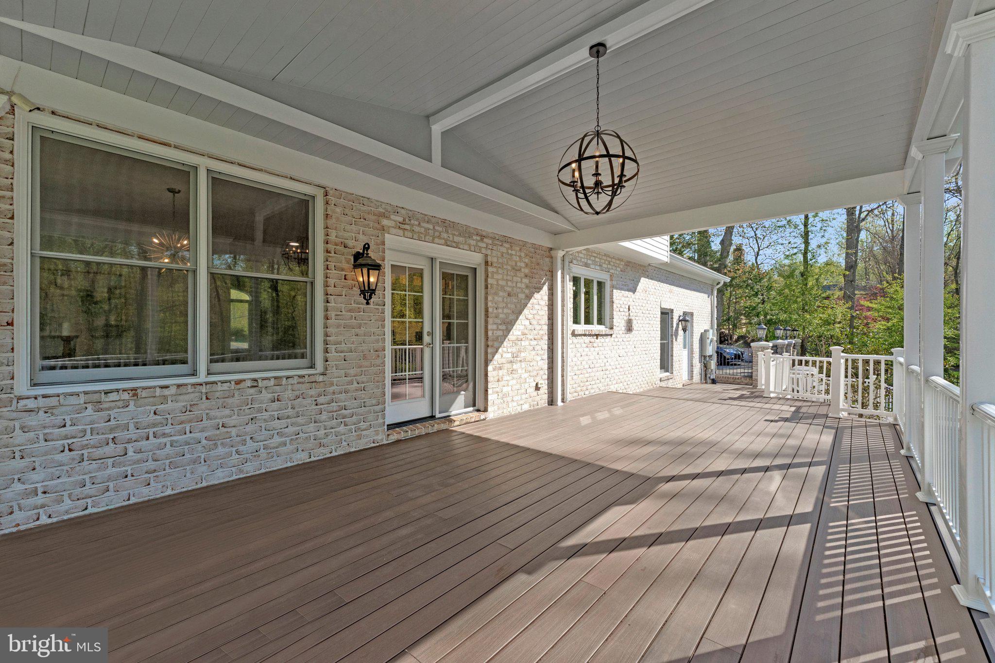 WOODSIDE ESTATES - Residential