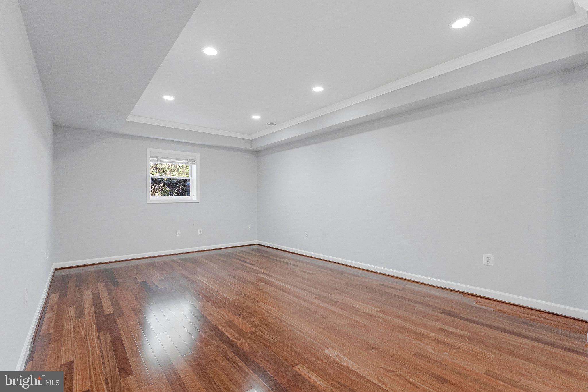 WOODSIDE ESTATES - Residential