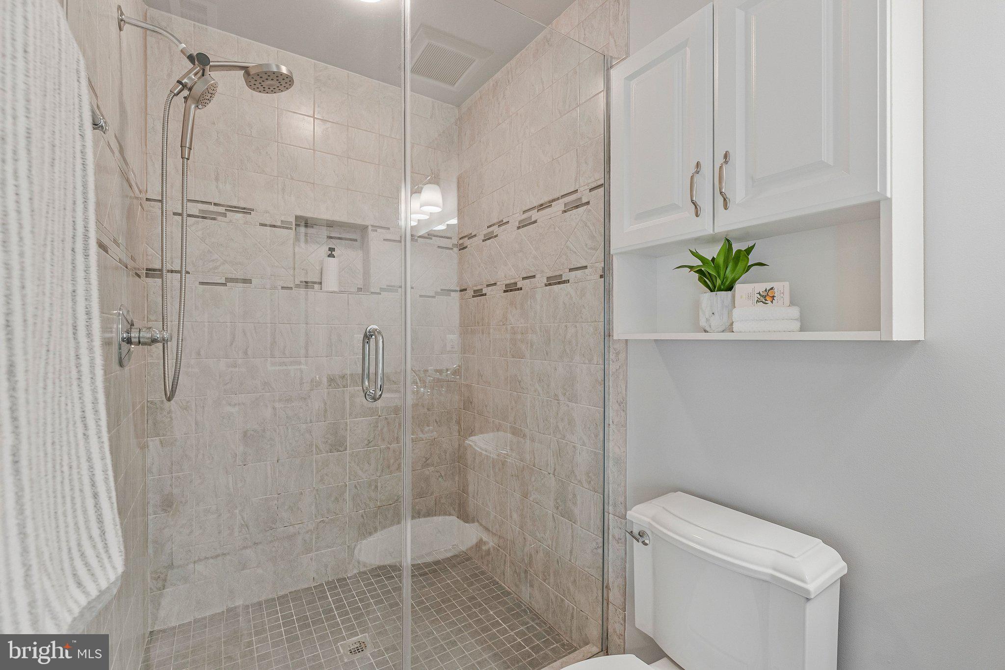 WOODSIDE ESTATES - Residential