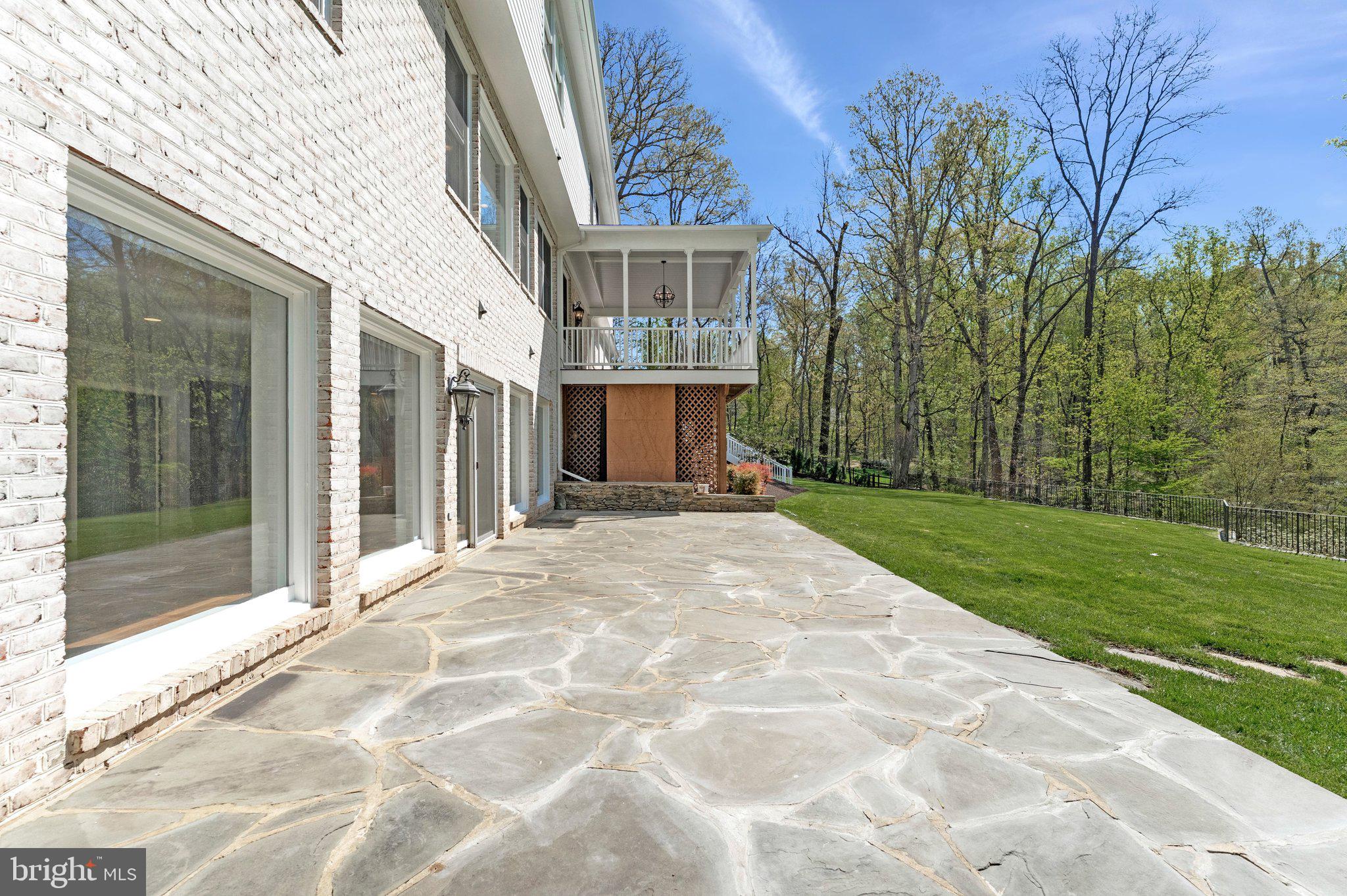 WOODSIDE ESTATES - Residential