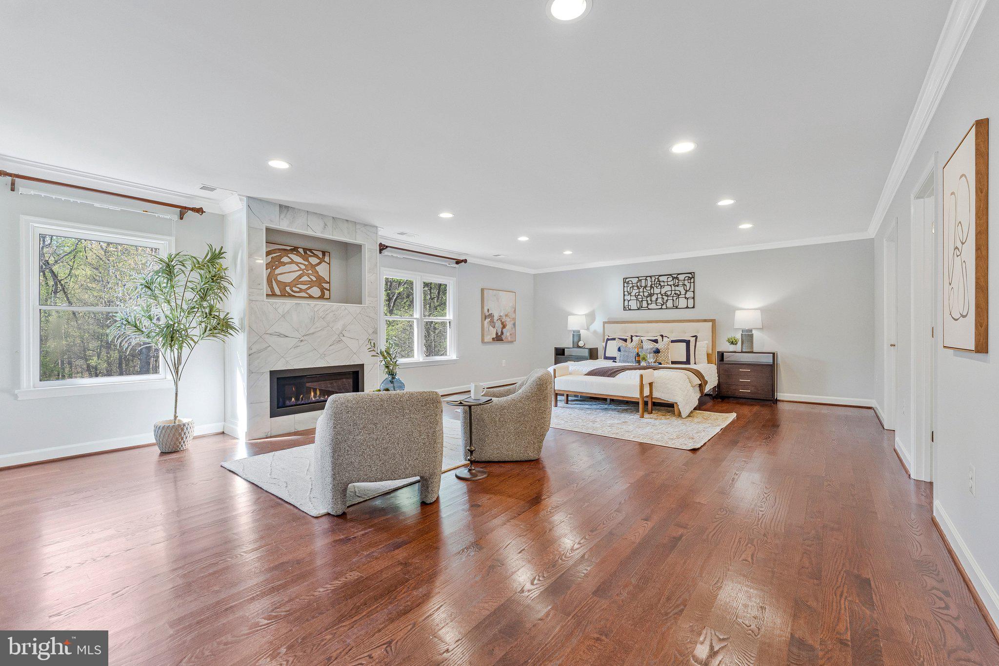 WOODSIDE ESTATES - Residential