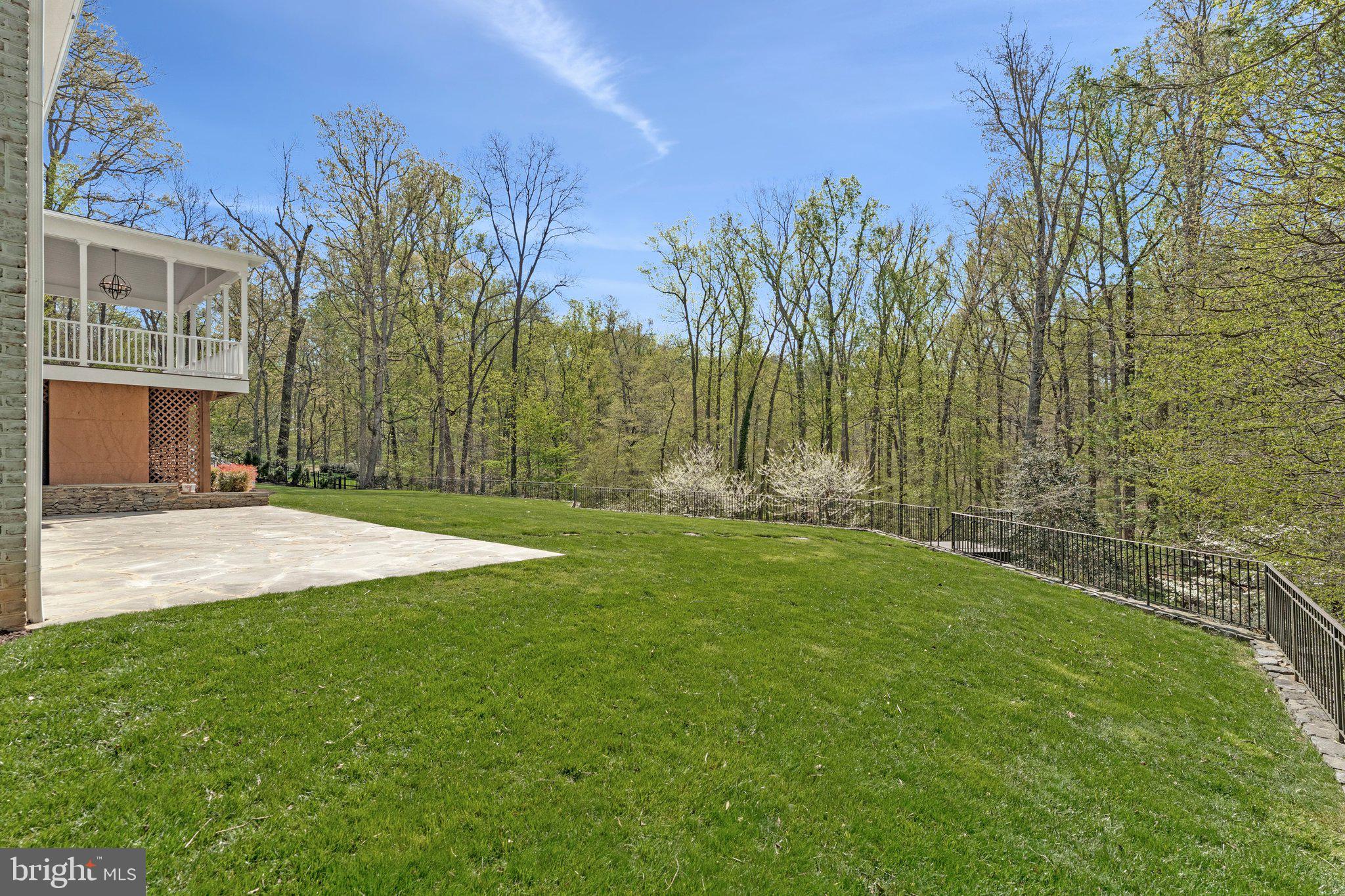 WOODSIDE ESTATES - Residential