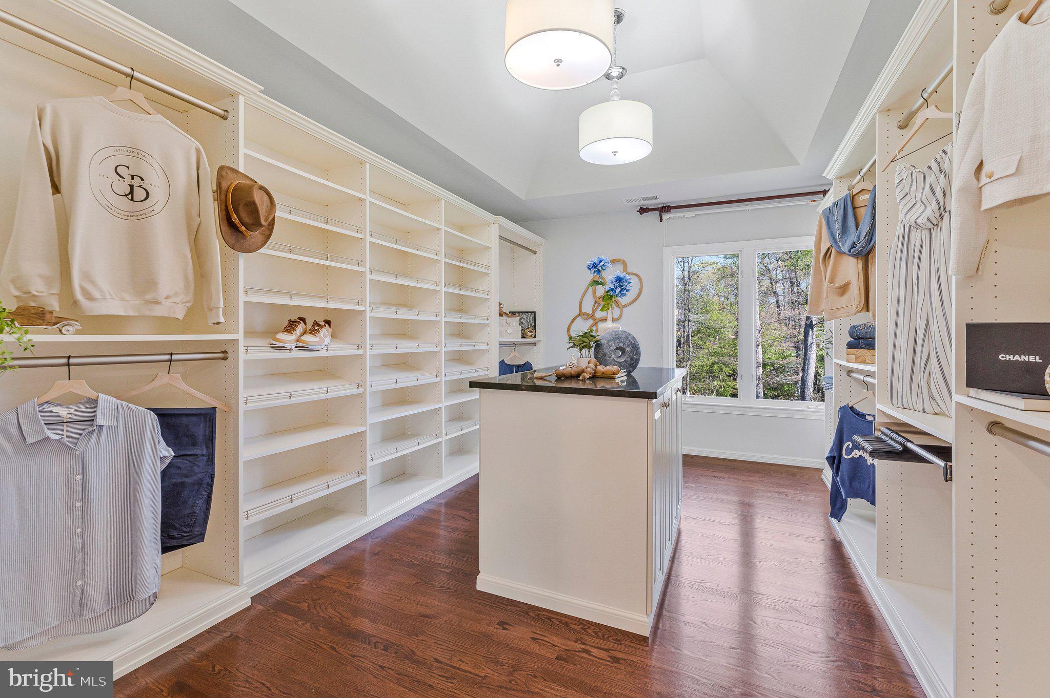 WOODSIDE ESTATES - Residential