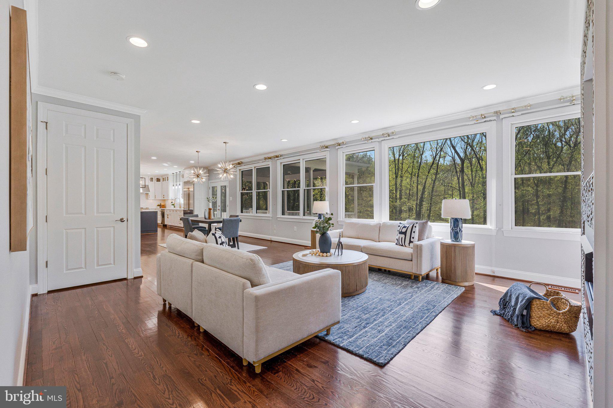 WOODSIDE ESTATES - Residential