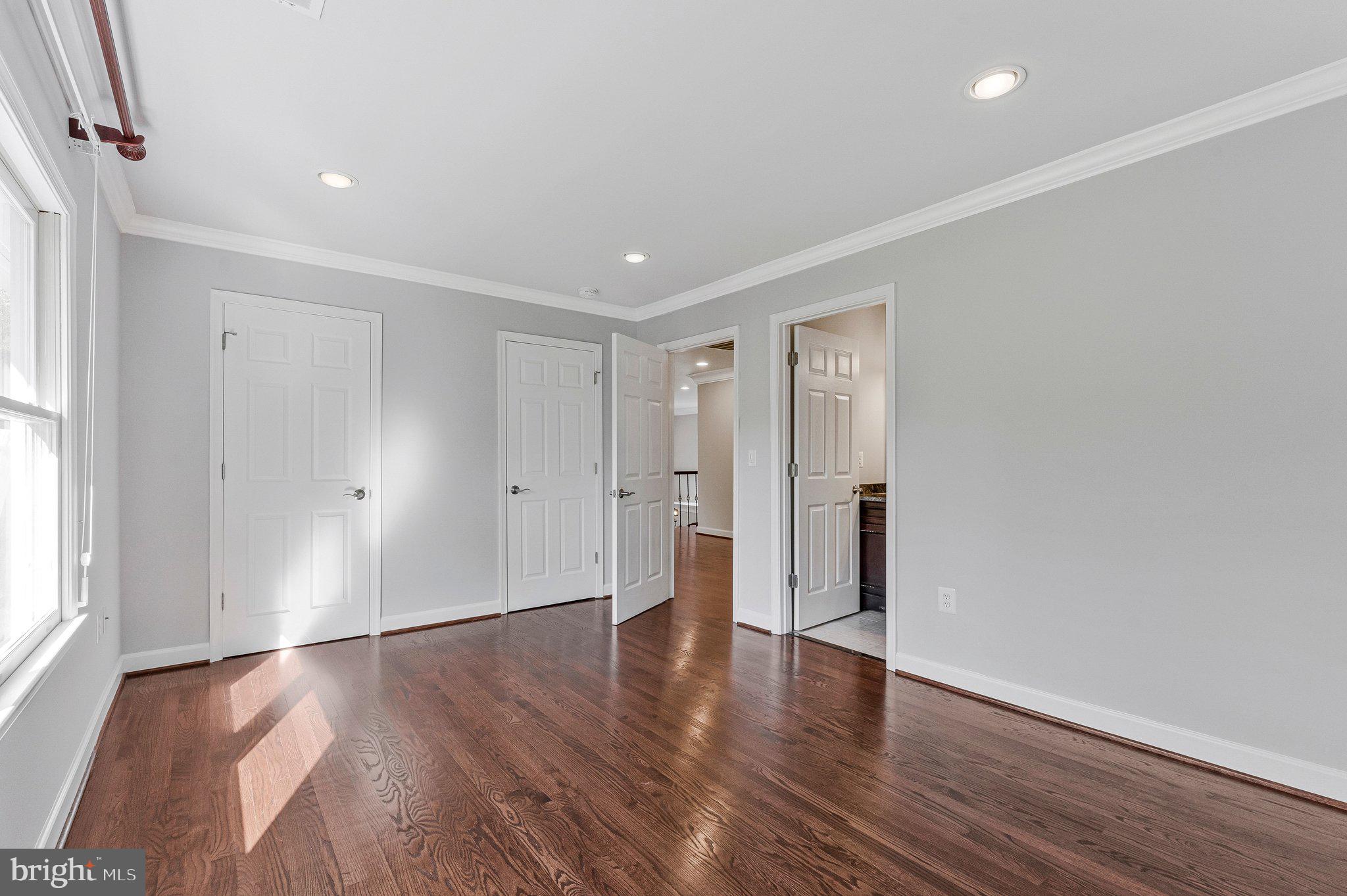 WOODSIDE ESTATES - Residential