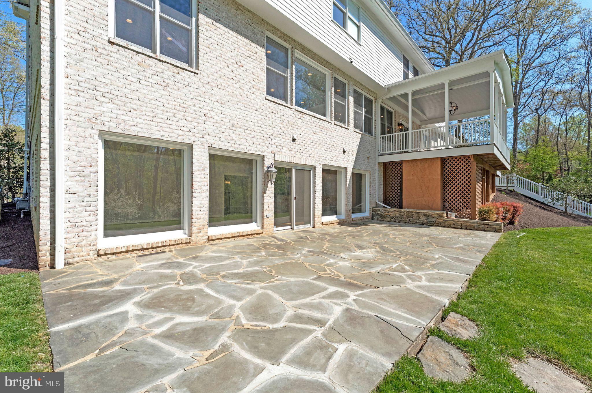 WOODSIDE ESTATES - Residential