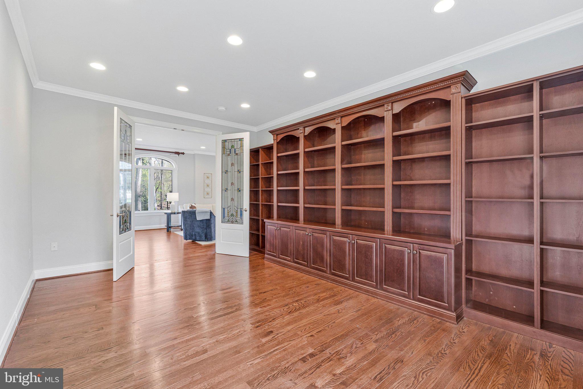 WOODSIDE ESTATES - Residential