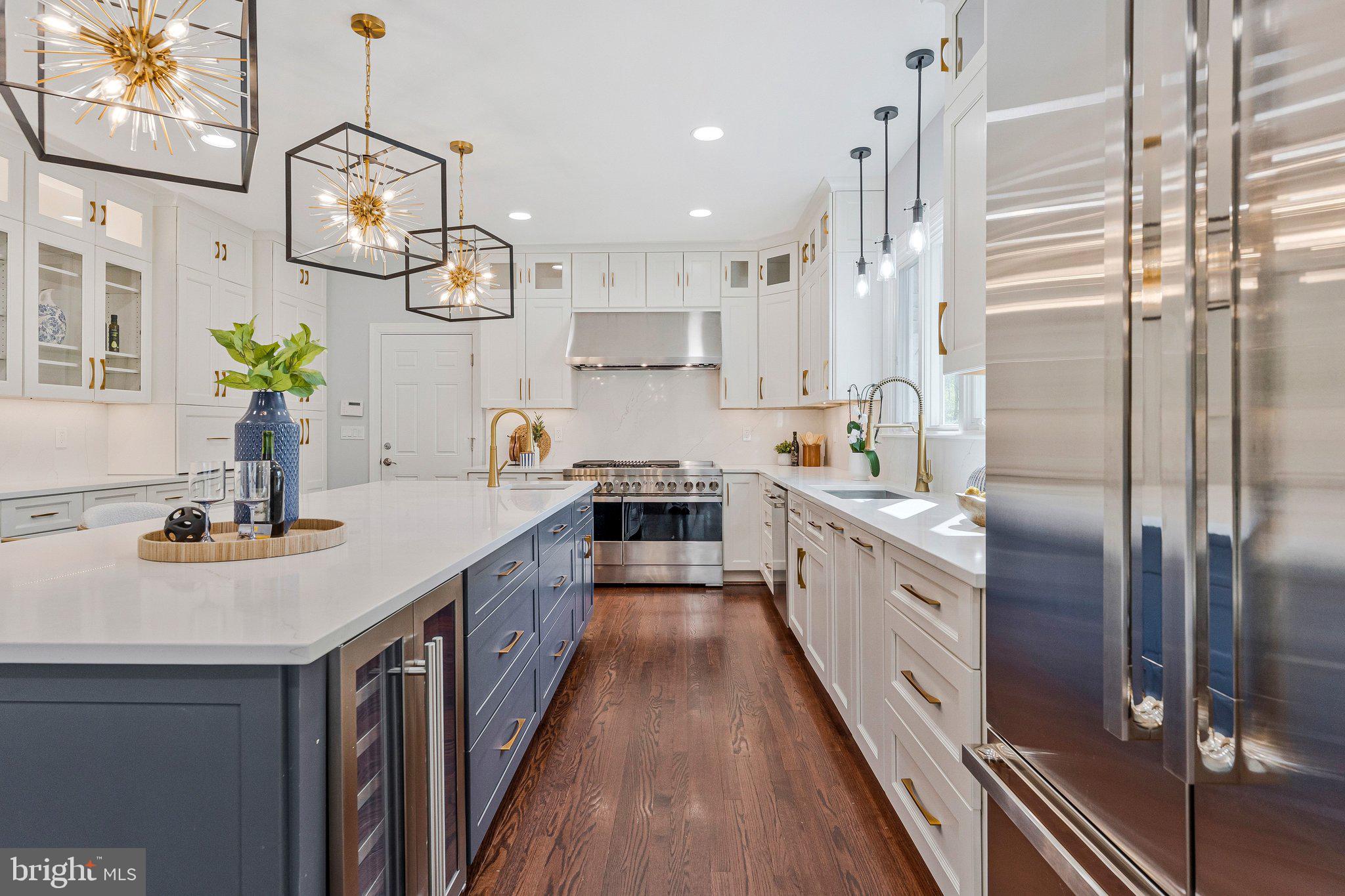 WOODSIDE ESTATES - Residential