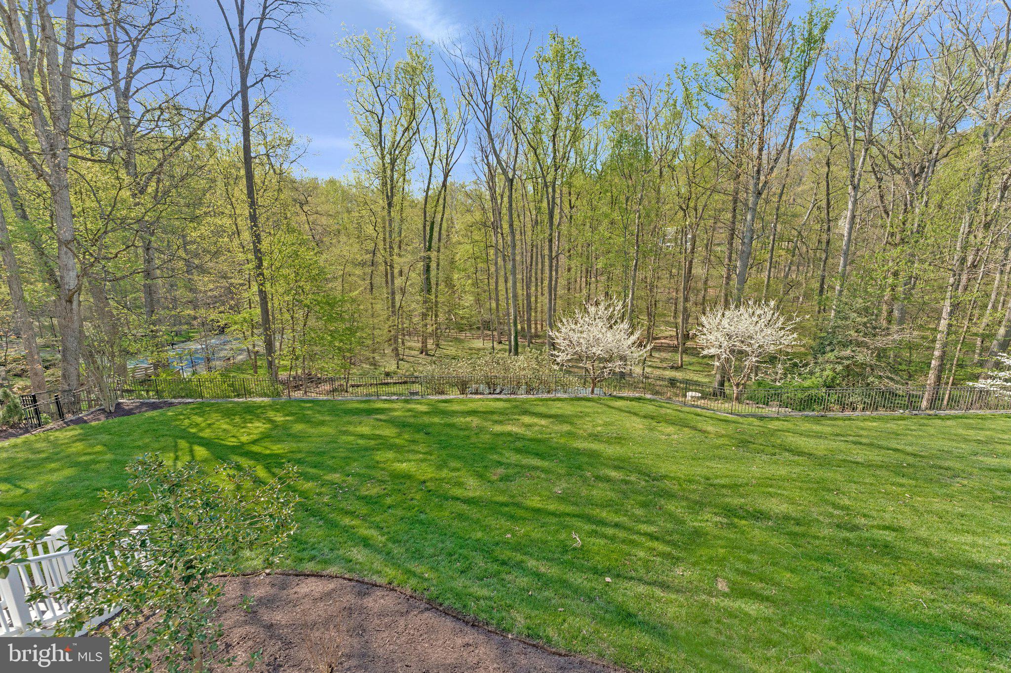 WOODSIDE ESTATES - Residential