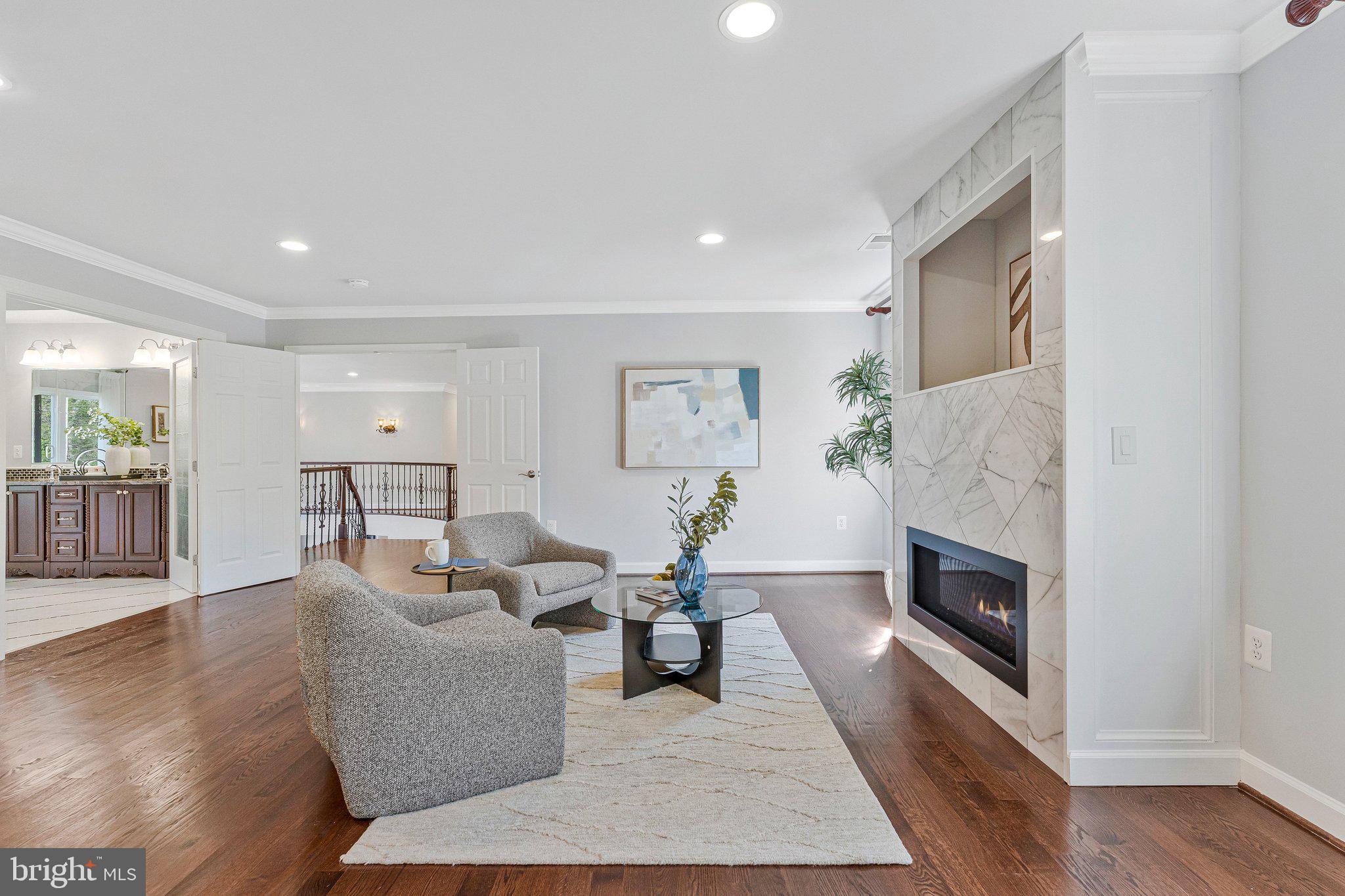 WOODSIDE ESTATES - Residential