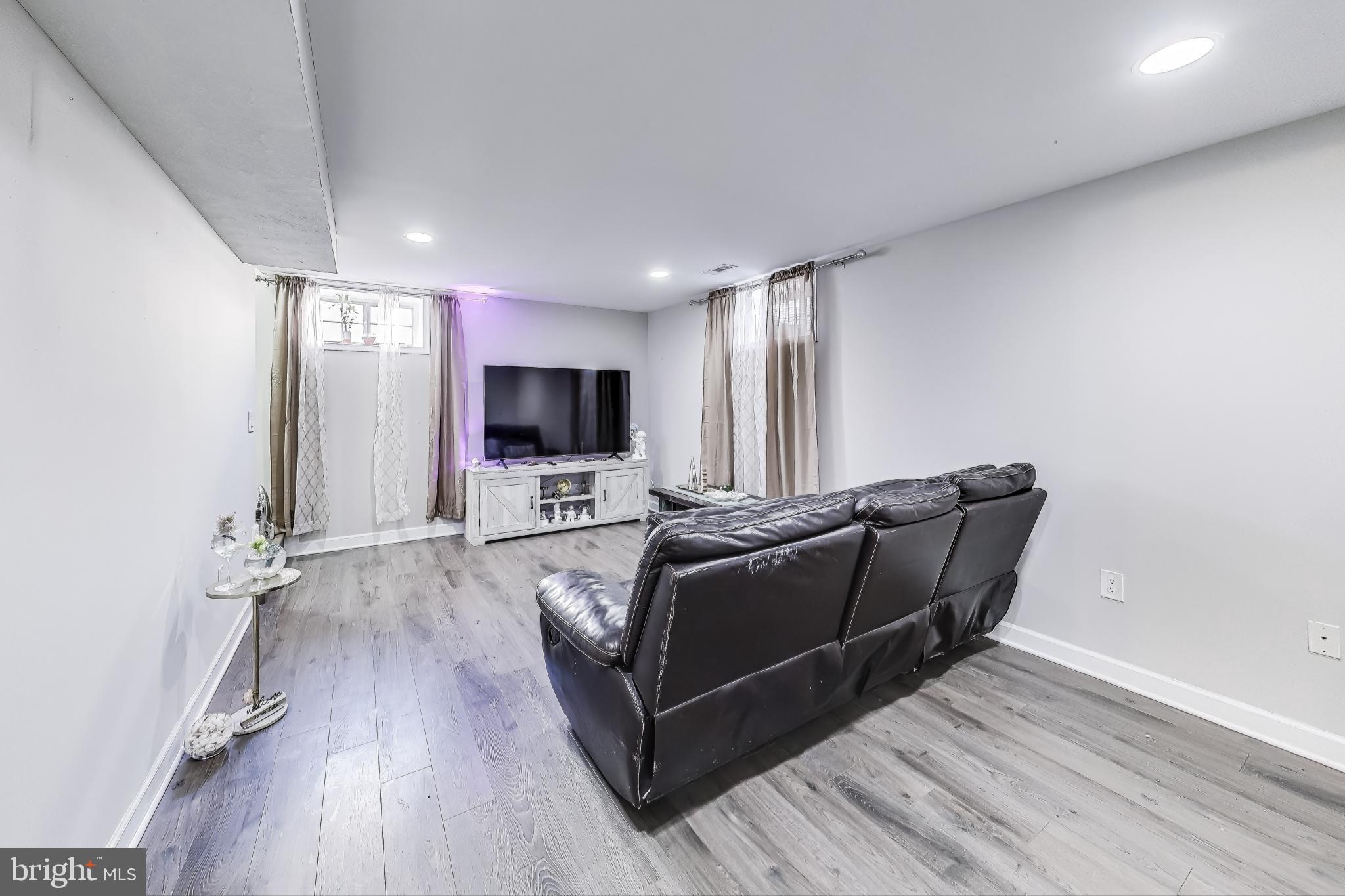 TYBURN OAKS SUB - Residential