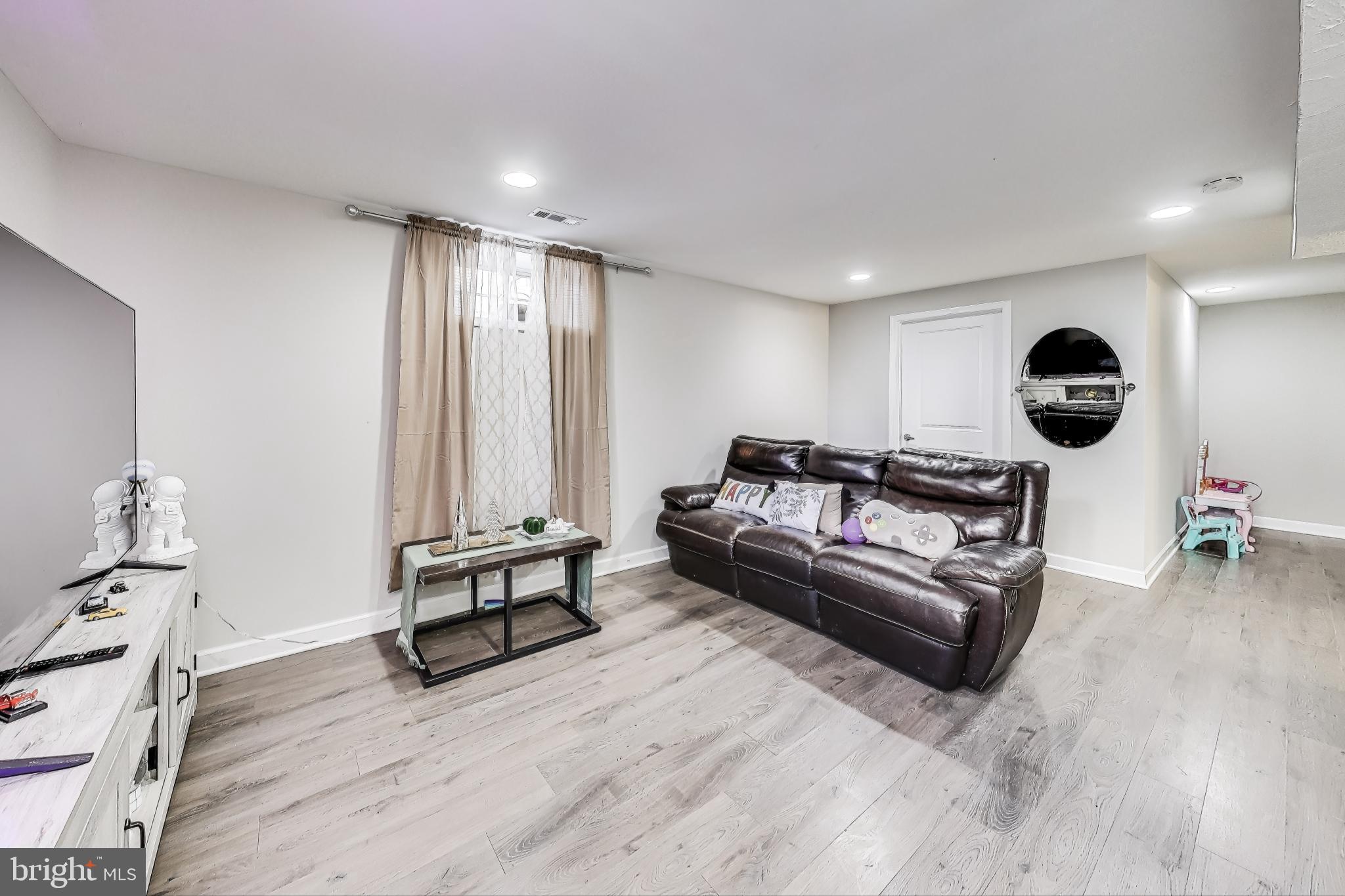 TYBURN OAKS SUB - Residential