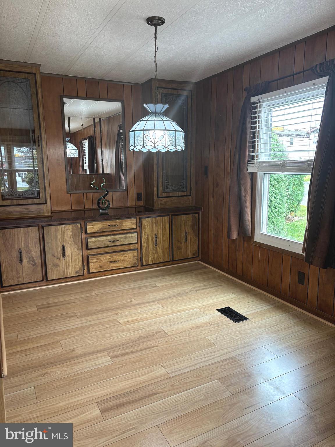 NESHAMINY FALLS - Residential