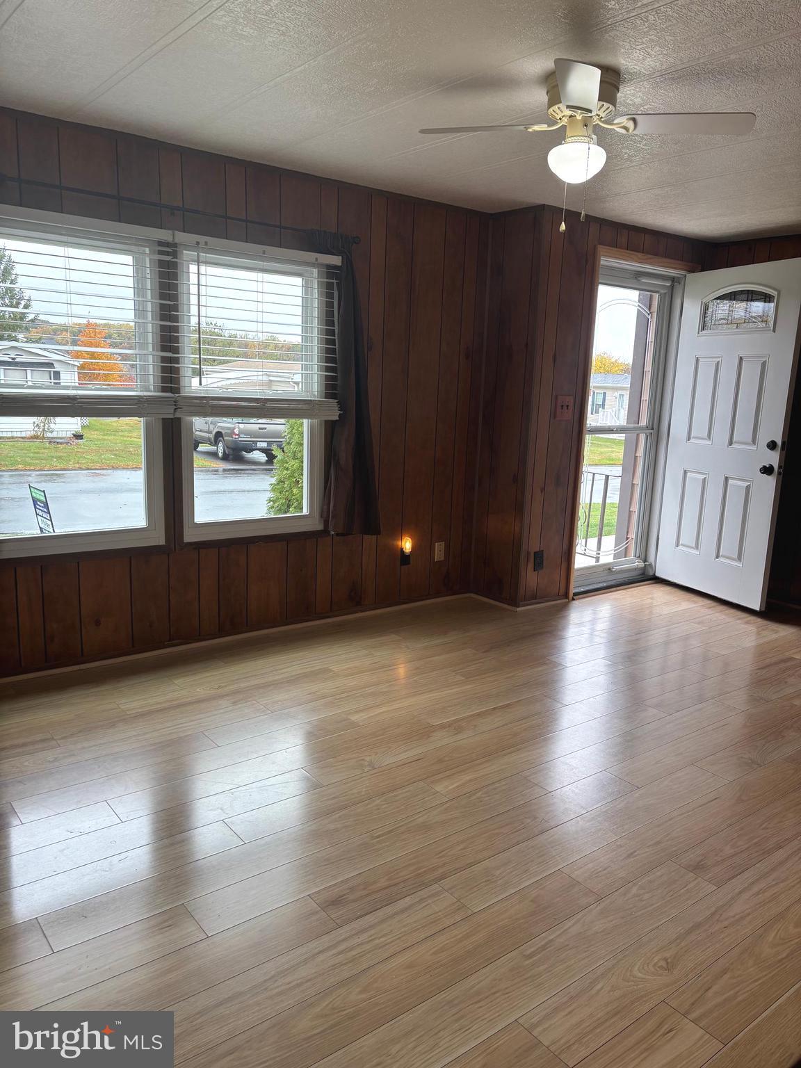 NESHAMINY FALLS - Residential