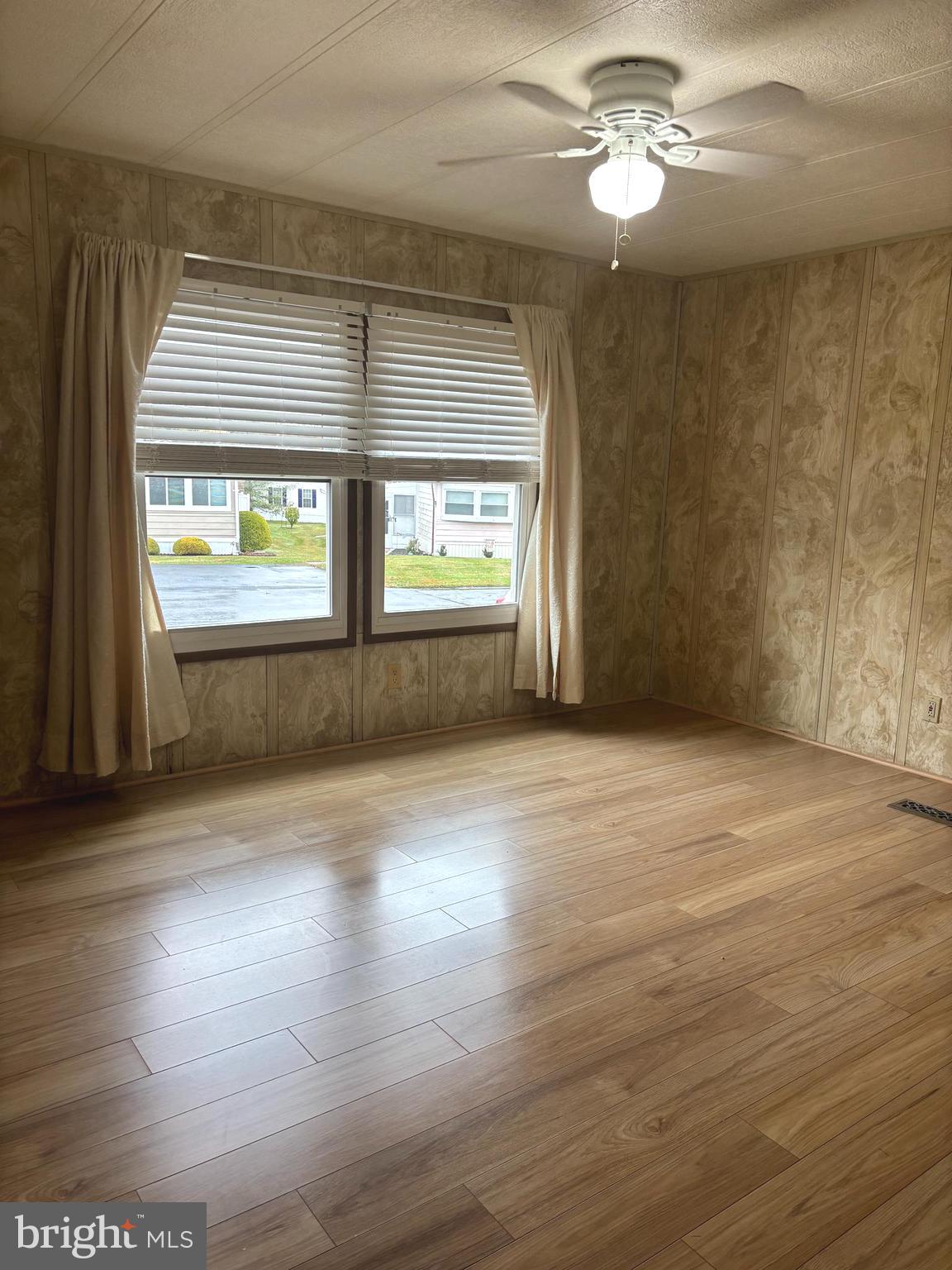 NESHAMINY FALLS - Residential