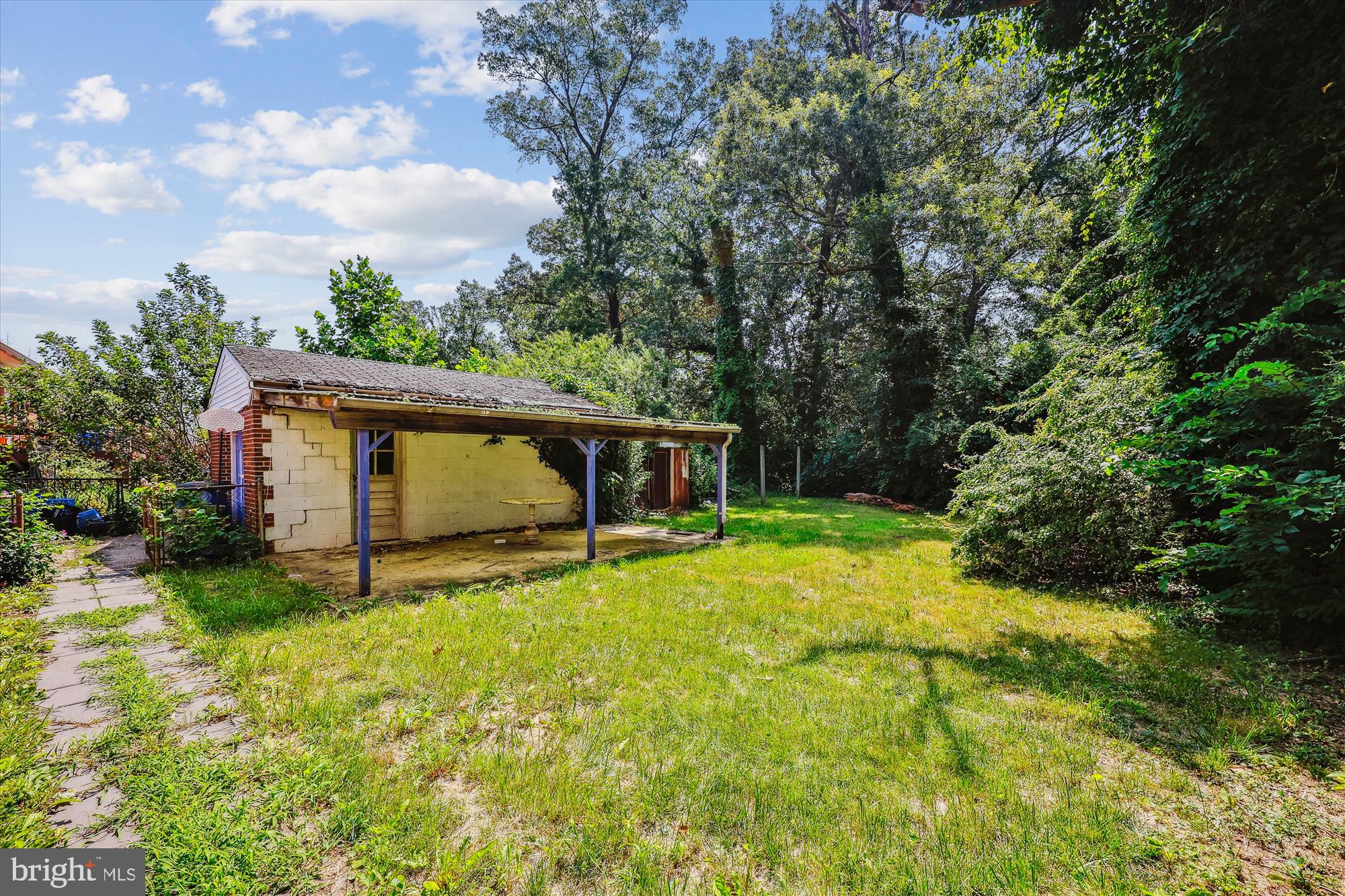 NEW HAMPSHIRE ESTATES - Residential