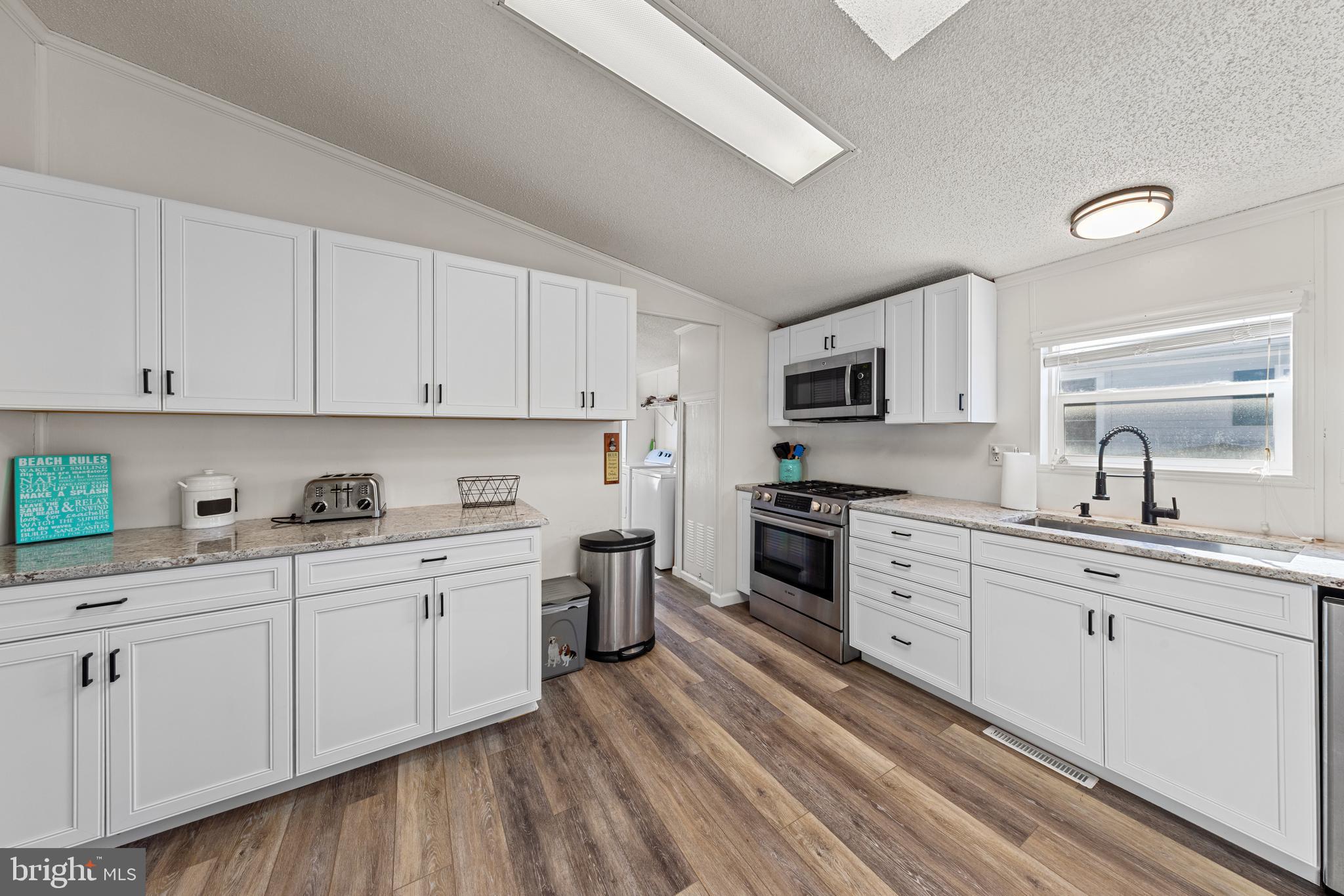 MARINERS COVE - Residential