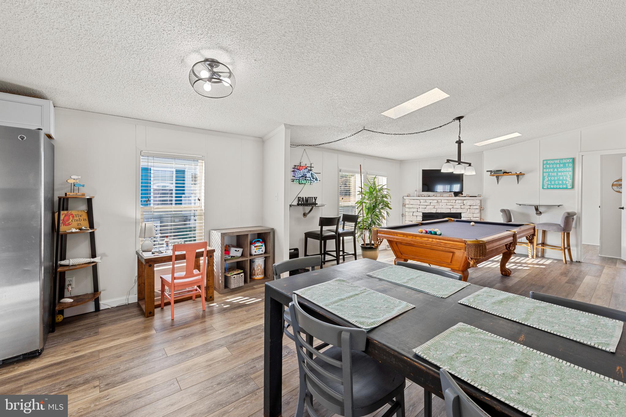 MARINERS COVE - Residential