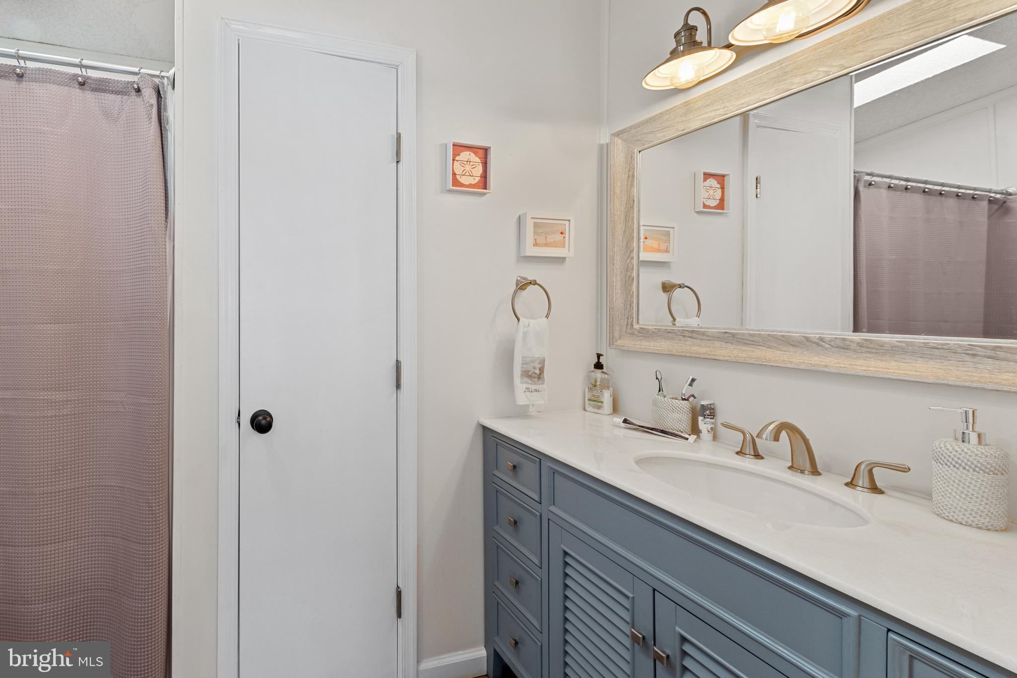 MARINERS COVE - Residential