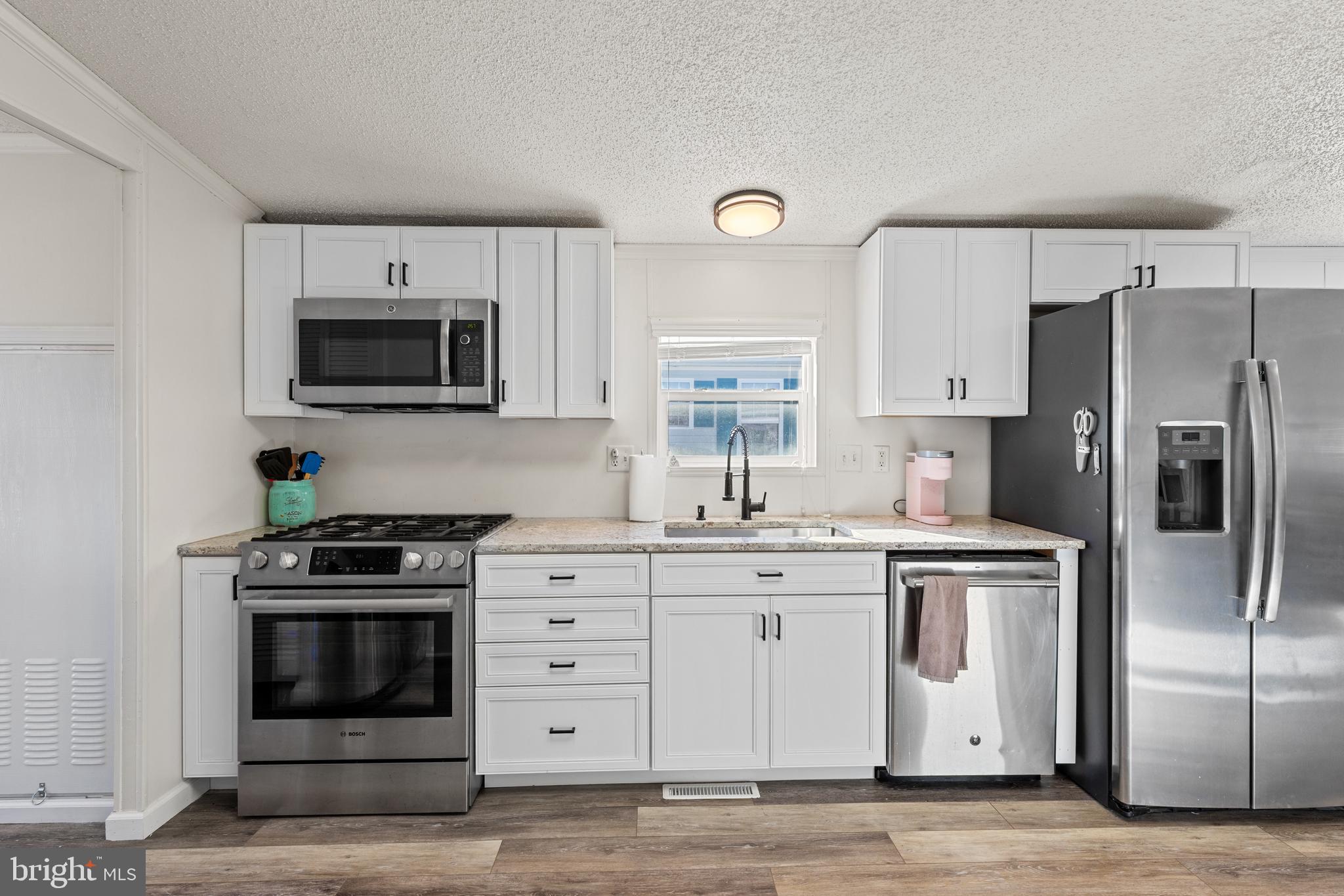 MARINERS COVE - Residential