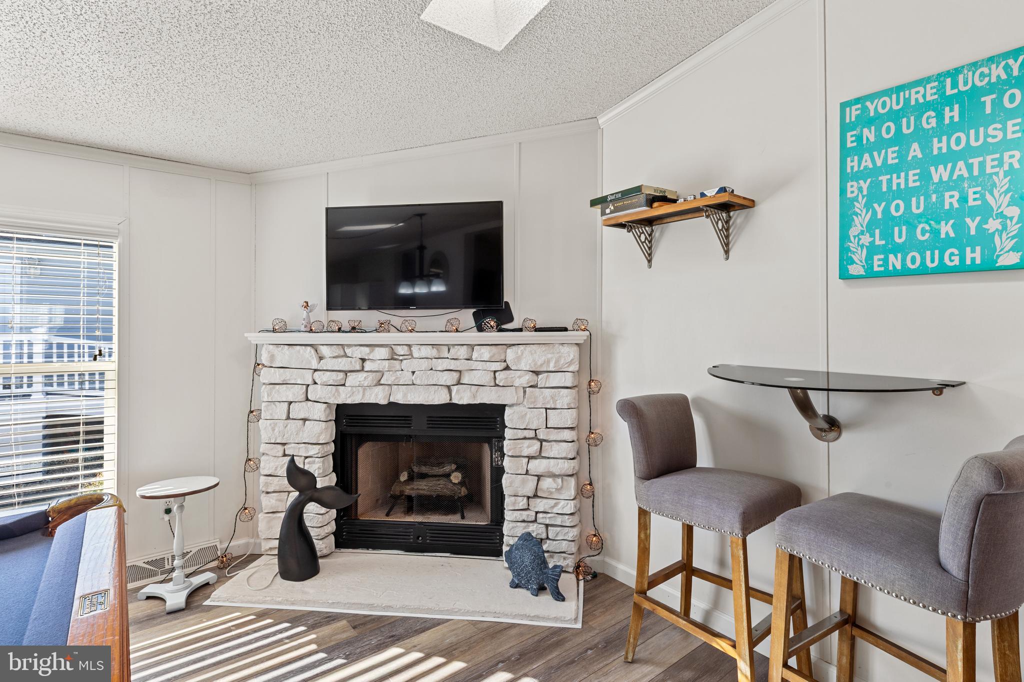 MARINERS COVE - Residential