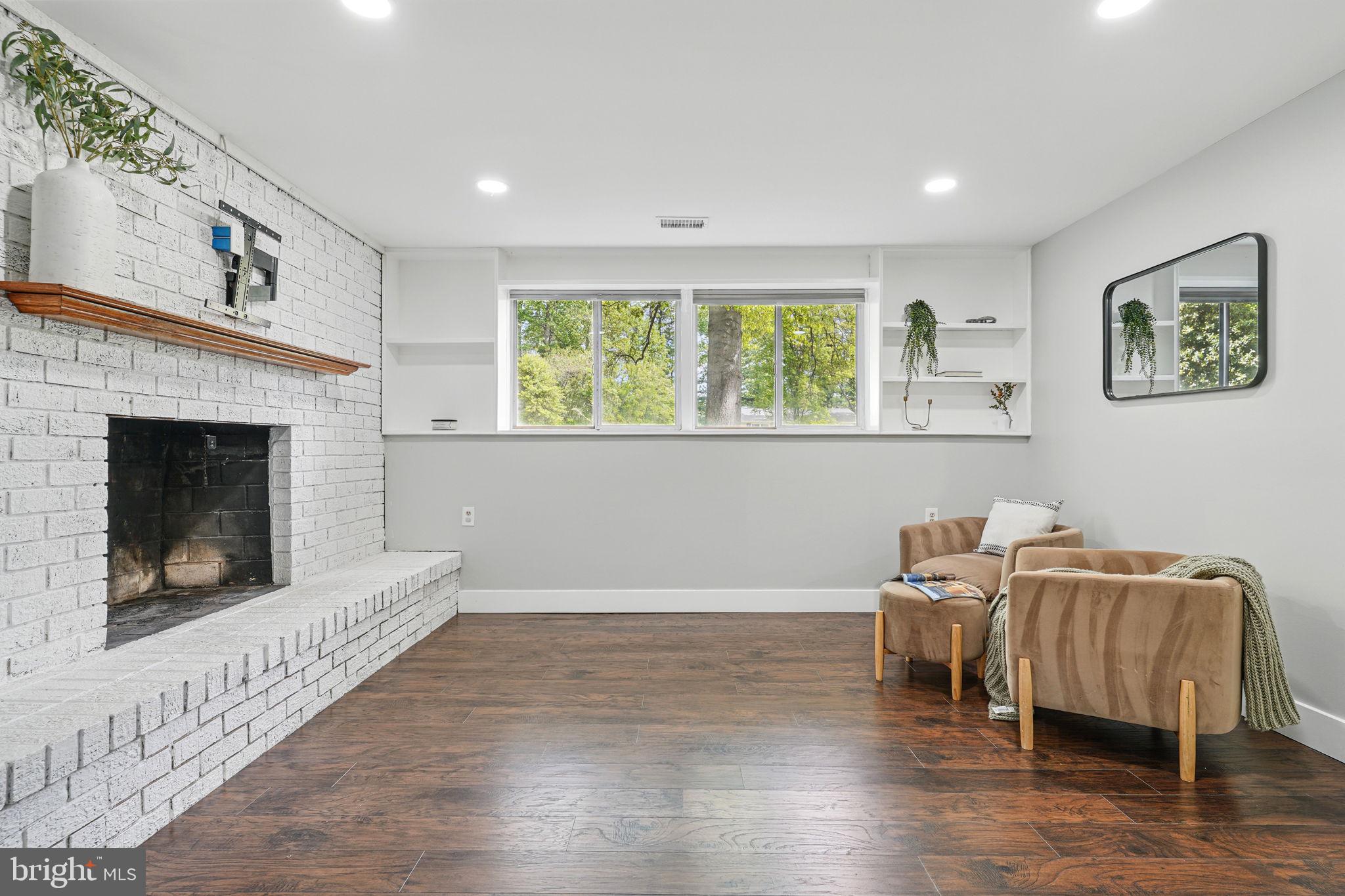 NEWPORT - Residential