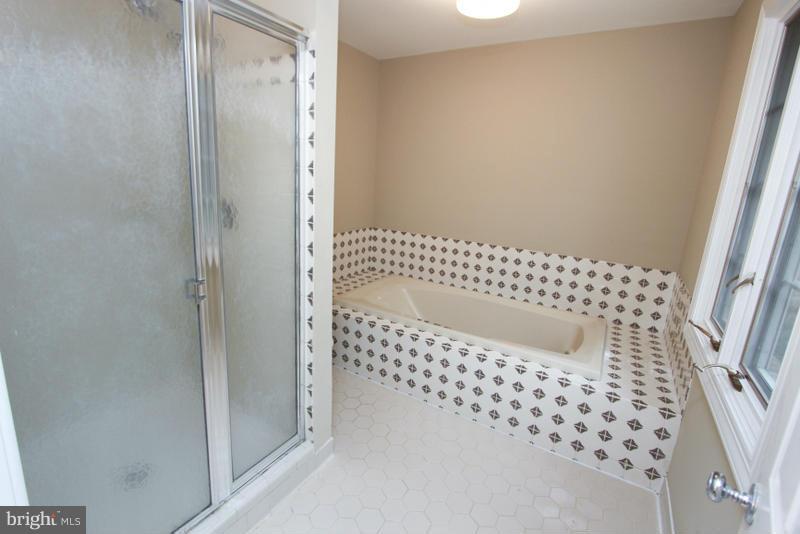 MURPHY HENRY S PROP - Residential