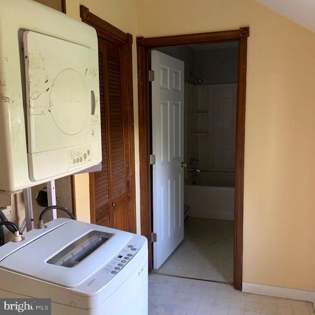 STILL POND - Residential Lease