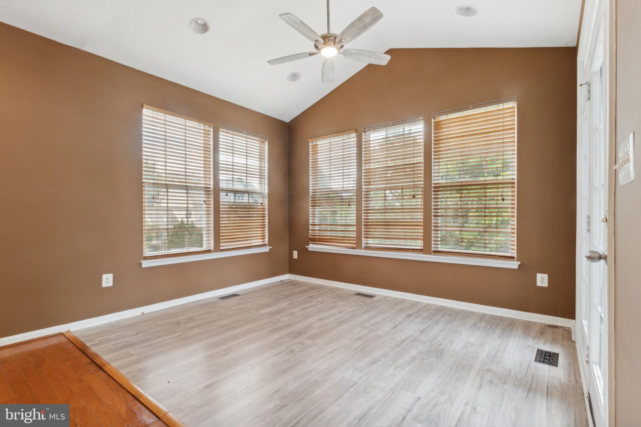 VINT HILL - Residential