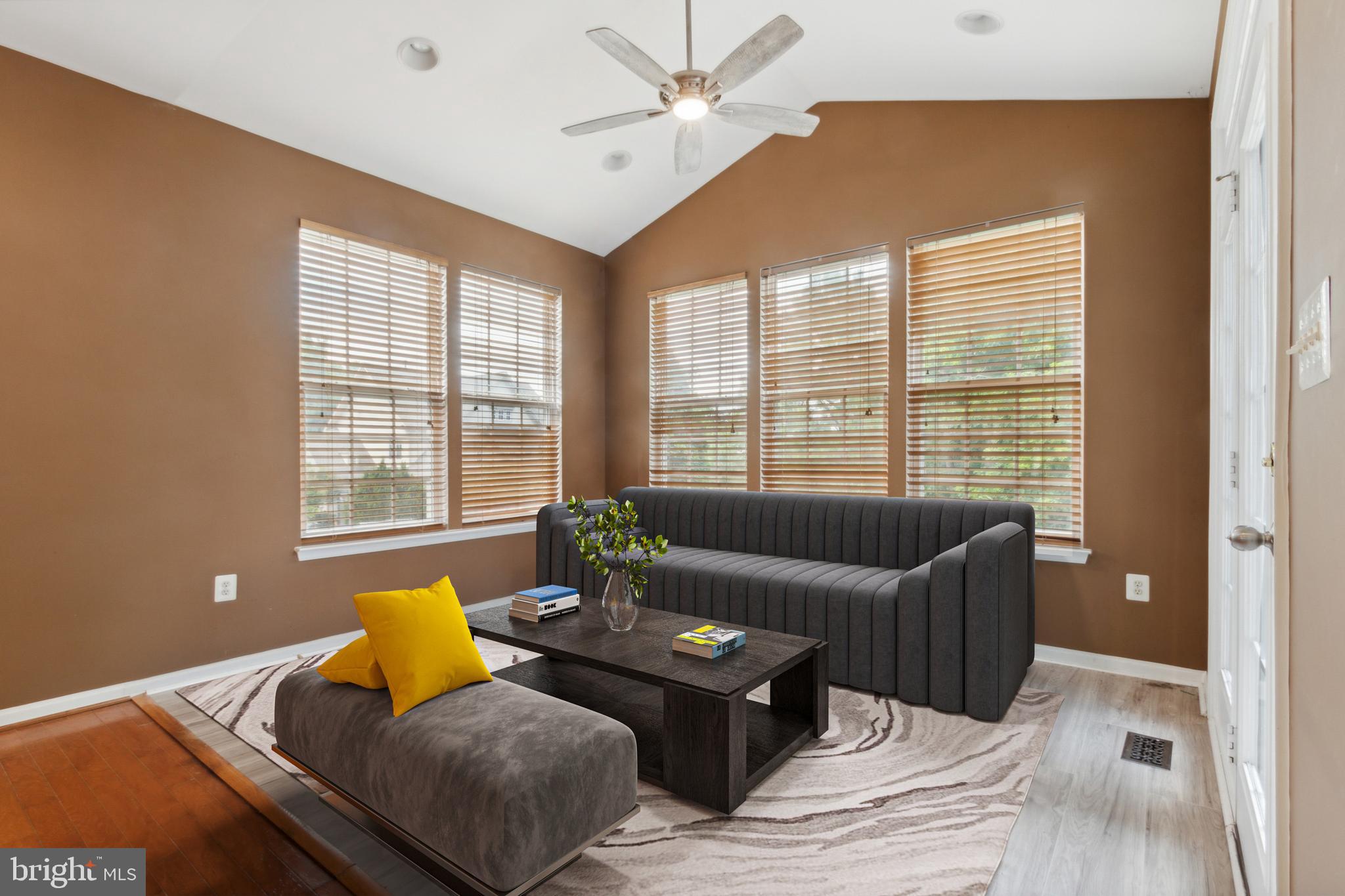 VINT HILL - Residential