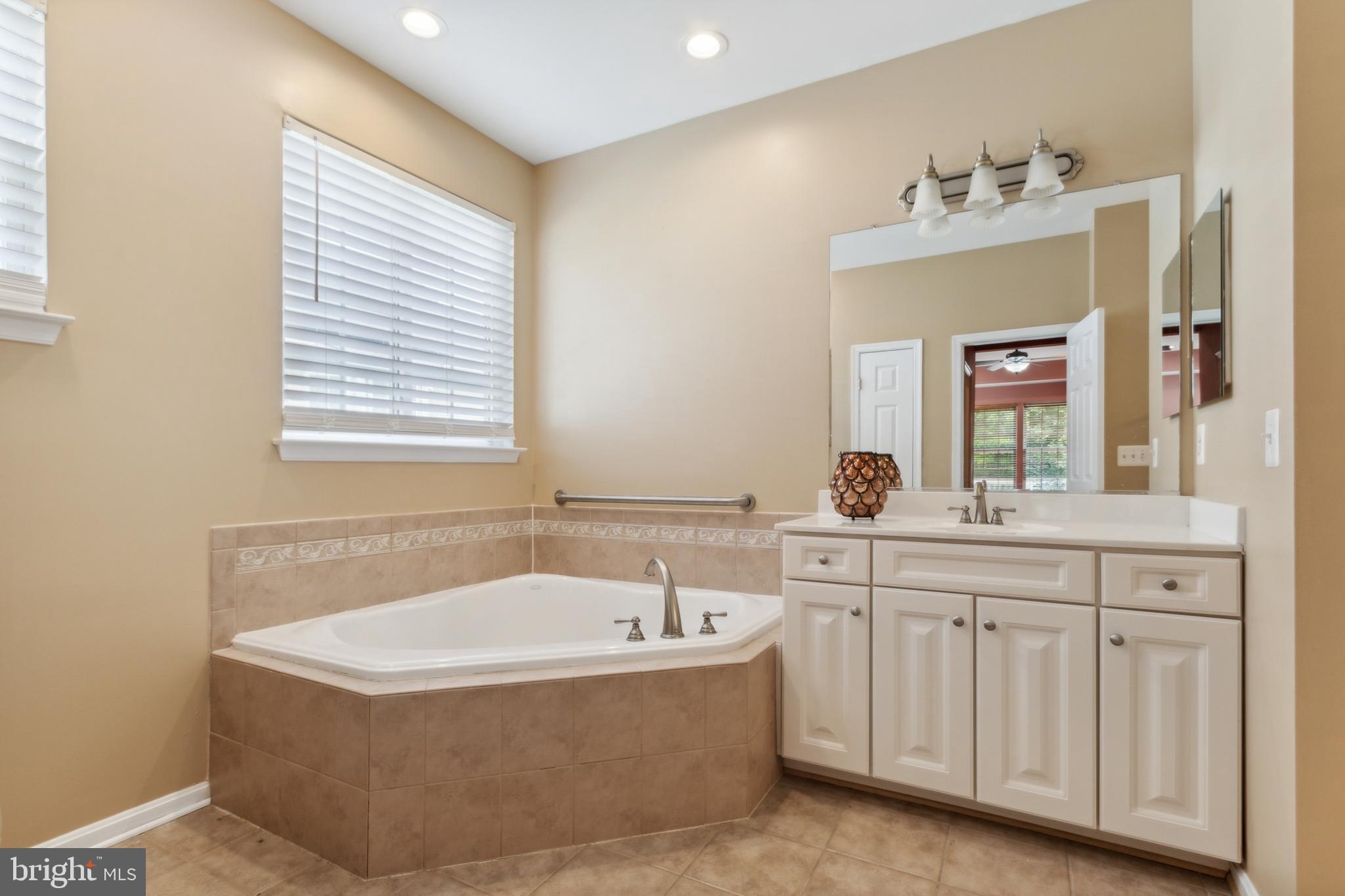 VINT HILL - Residential