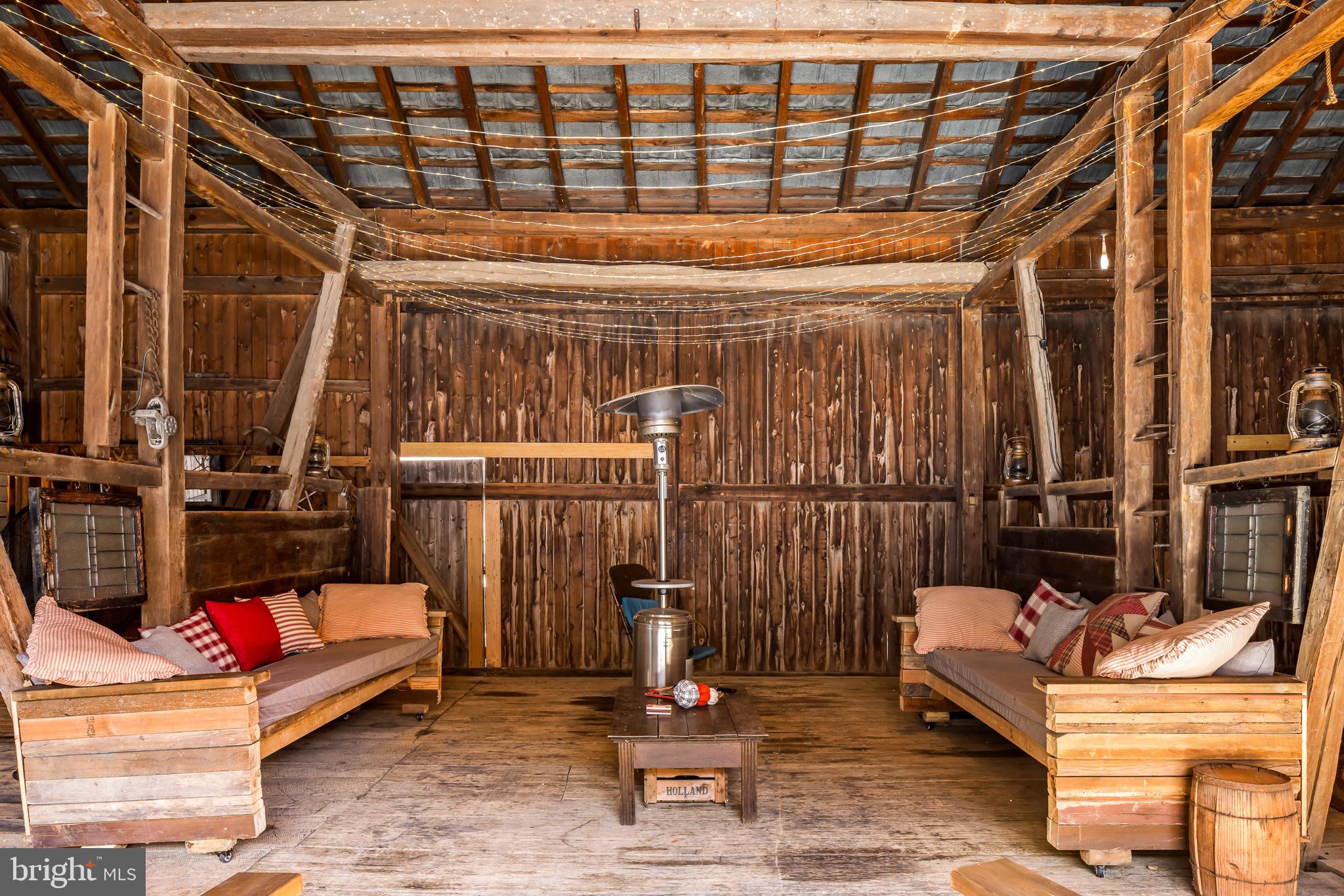 20 ACRE WOODS - Residential